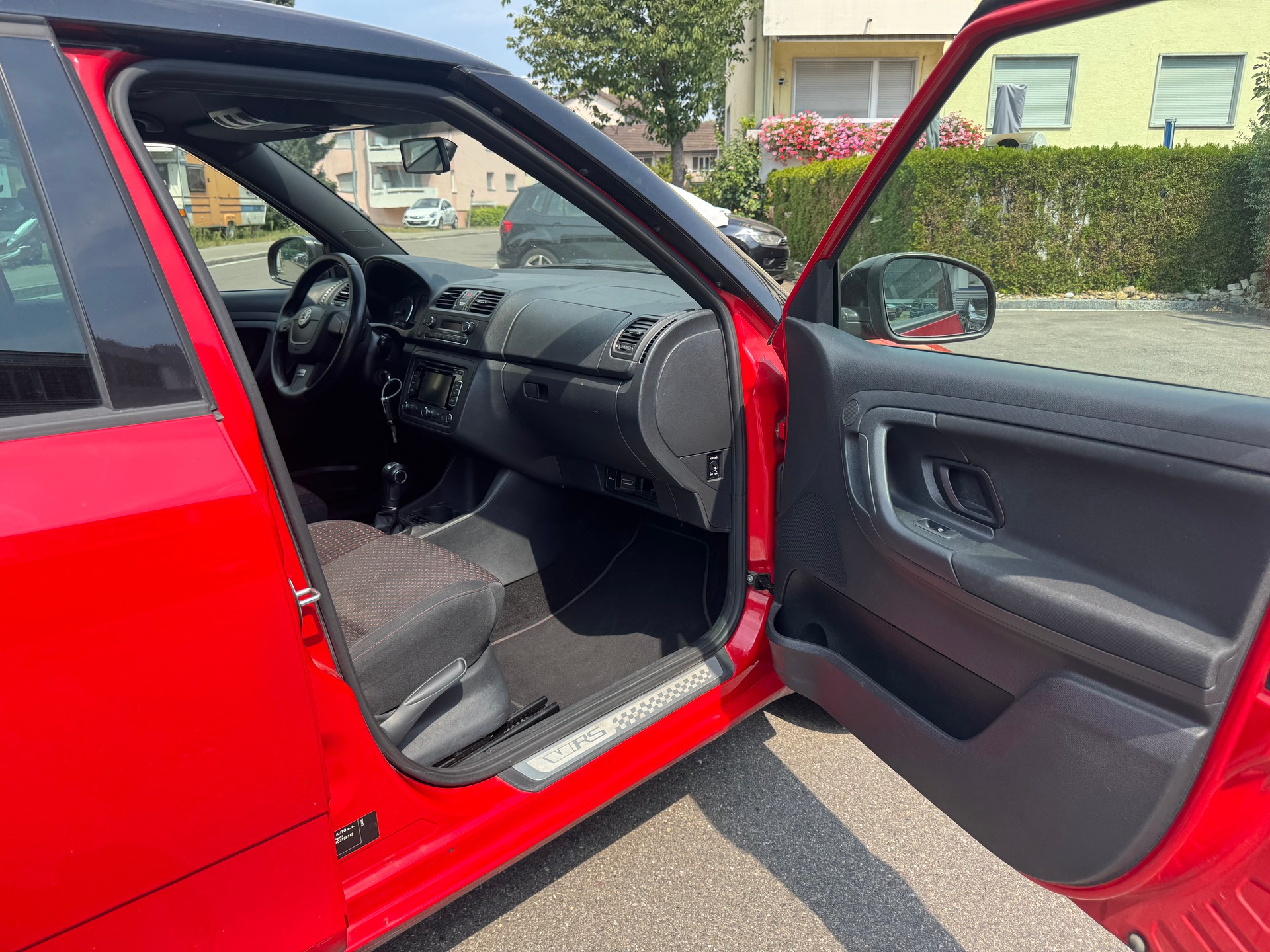 SKODA Fabia 1.4 TSI RS DSG-image-8