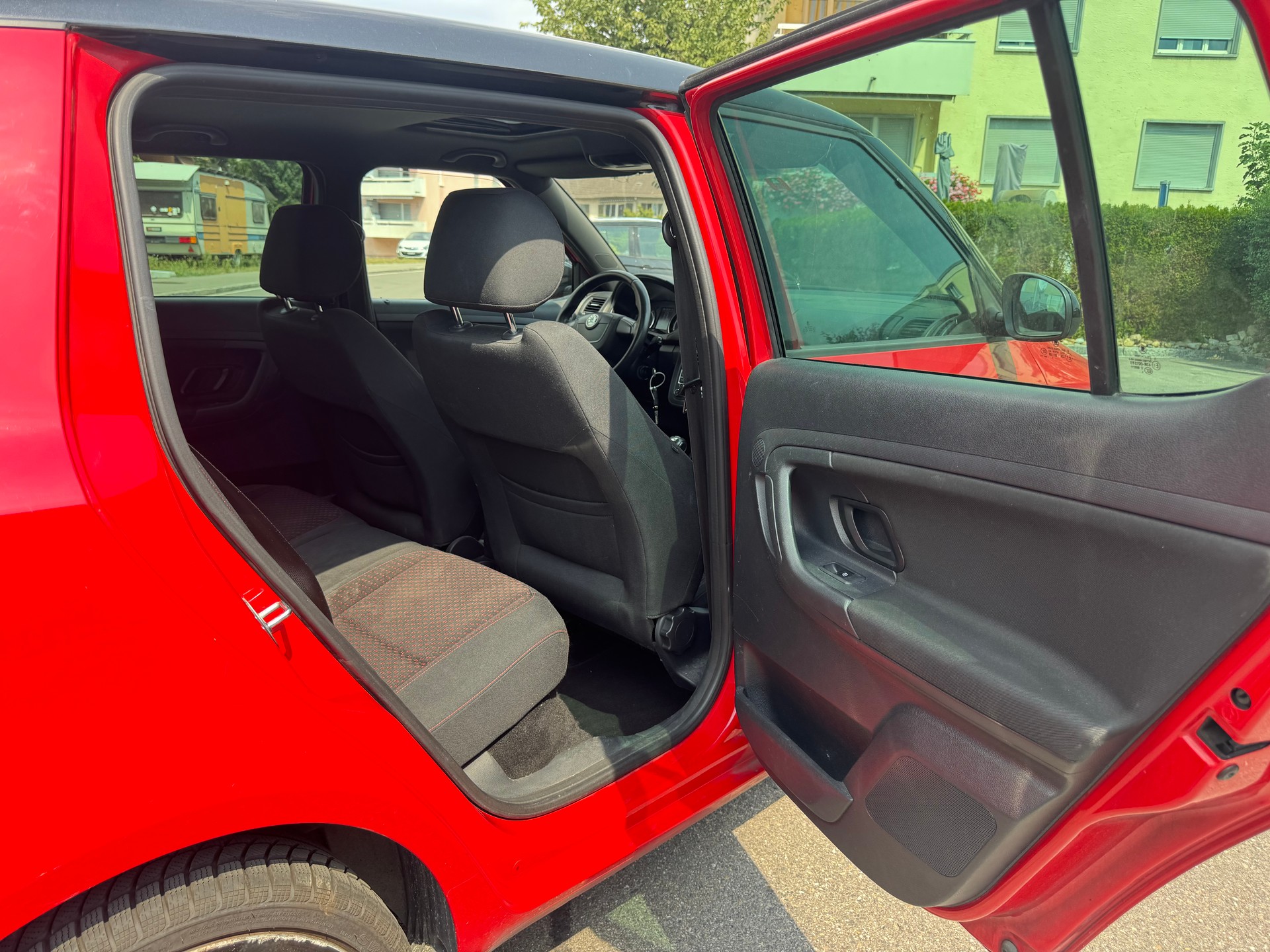 SKODA Fabia 1.4 TSI RS DSG-image-10