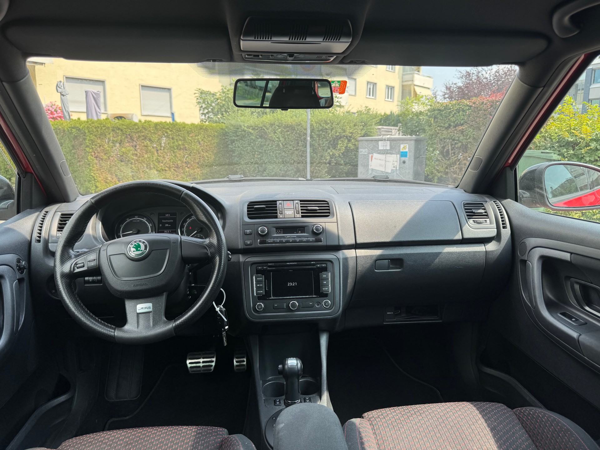 SKODA Fabia 1.4 TSI RS DSG-image-15