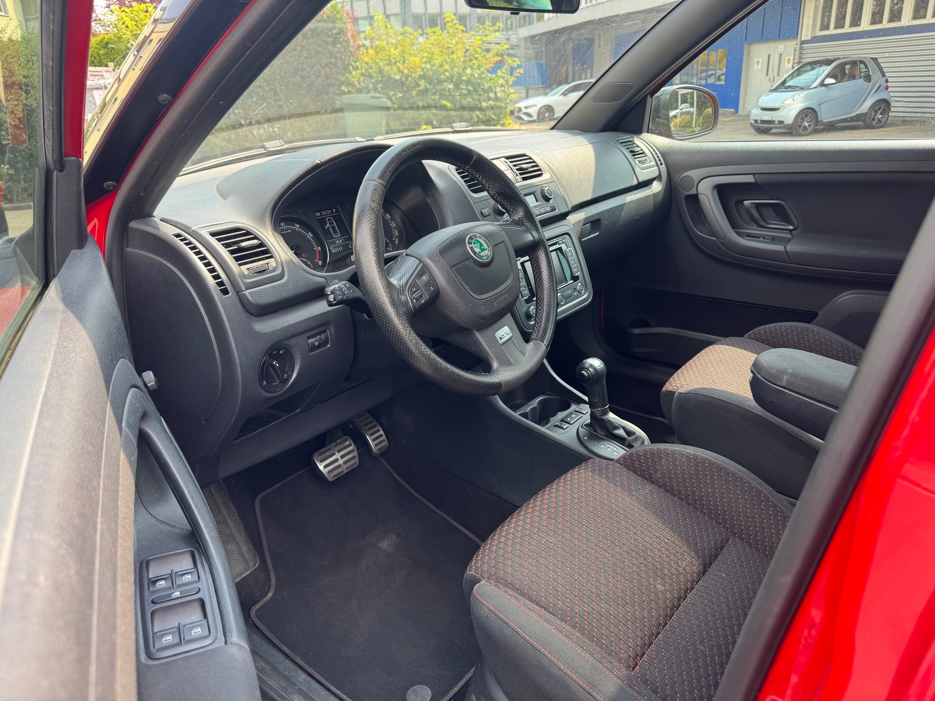 SKODA Fabia 1.4 TSI RS DSG-image-14