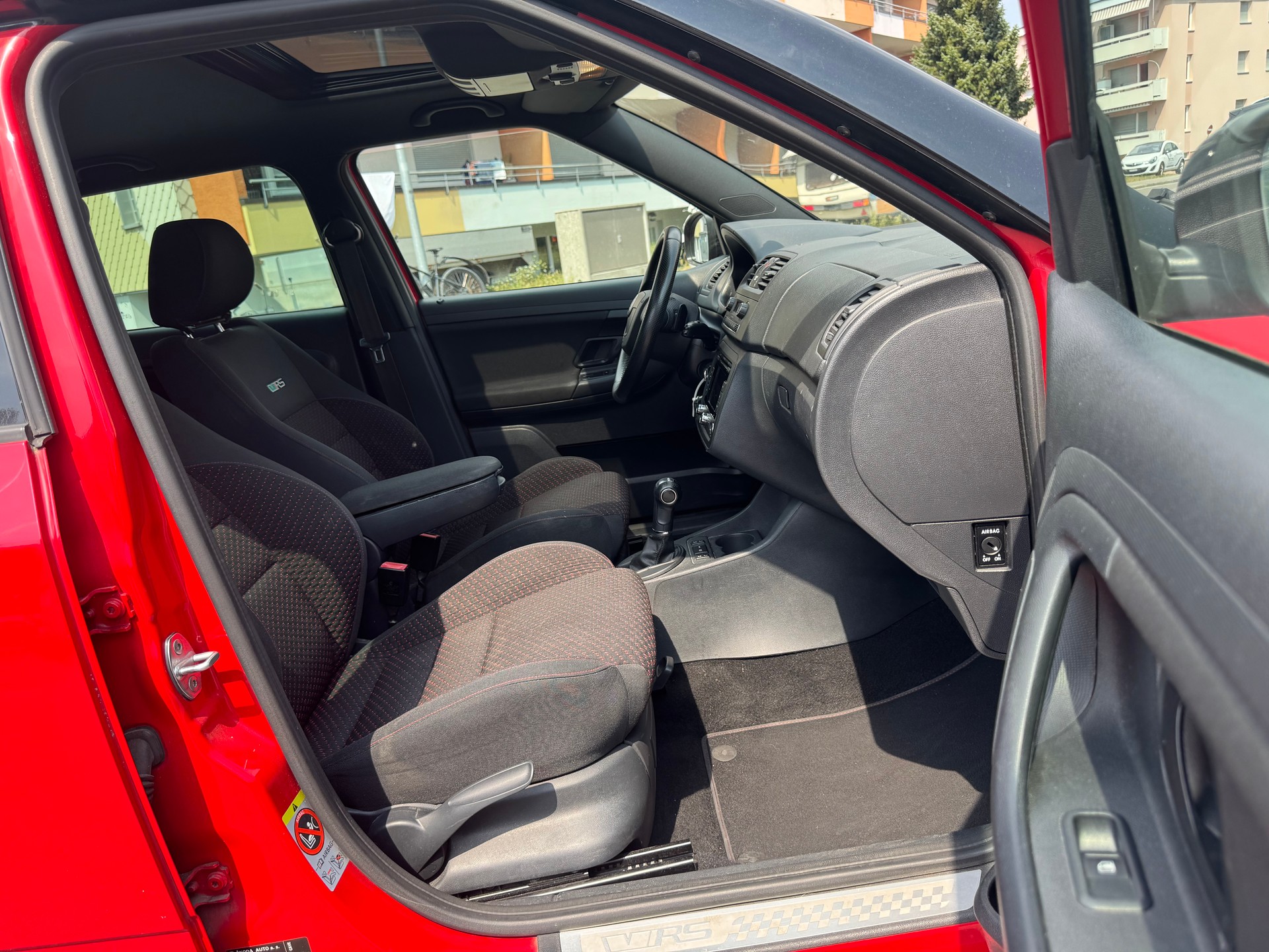 SKODA Fabia 1.4 TSI RS DSG-image-9