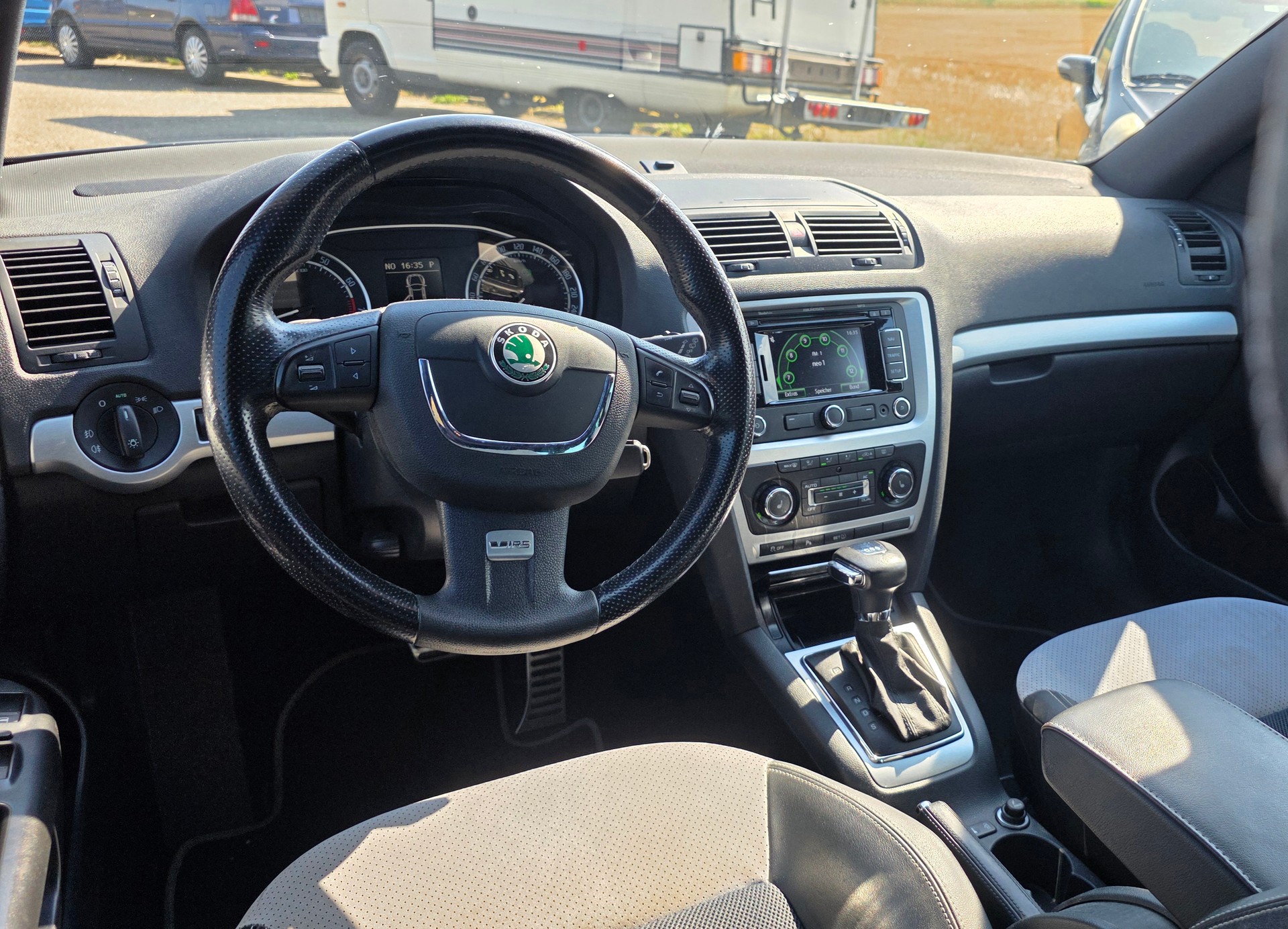 SKODA Octavia Combi 2.0 TSI RS DSG-image-6