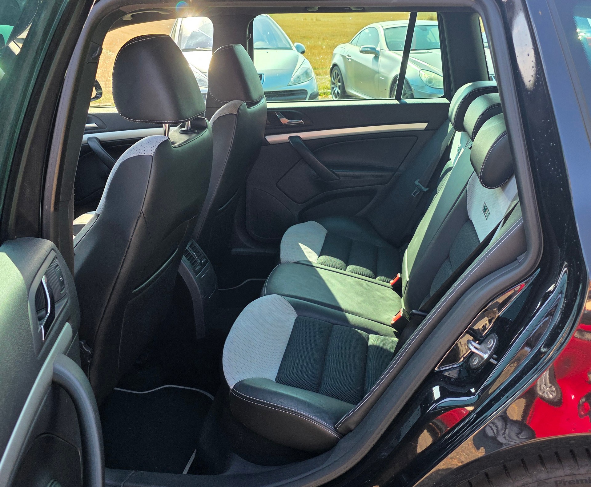 SKODA Octavia Combi 2.0 TSI RS DSG-image-9
