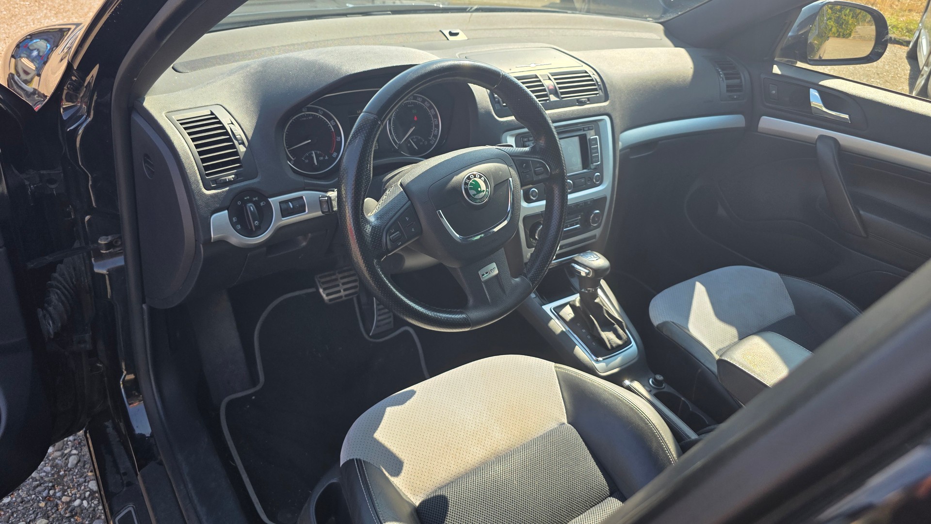 SKODA Octavia Combi 2.0 TSI RS DSG-image-7