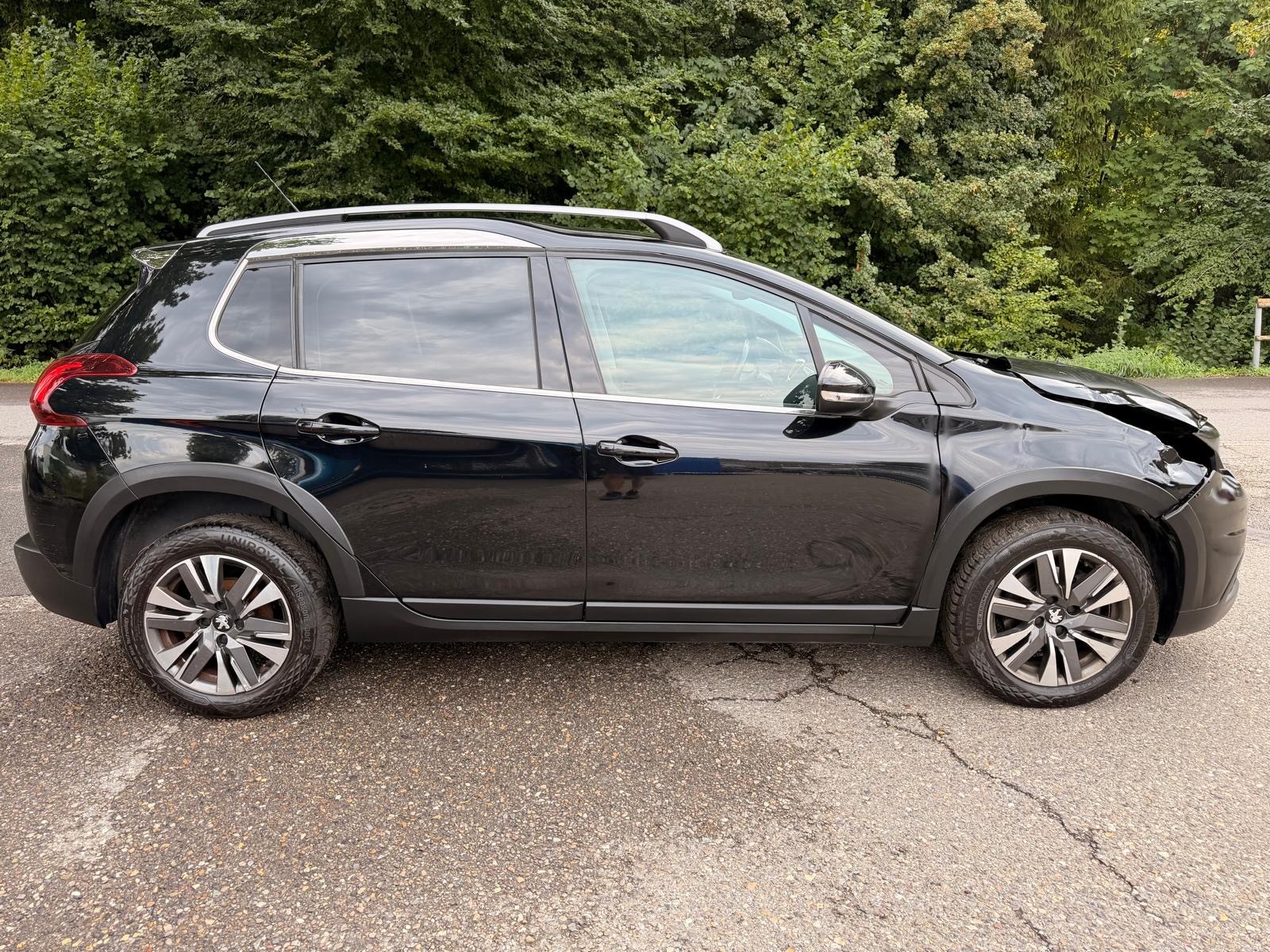 PEUGEOT 2008 1.2 PureTech Active EAT6-image-4