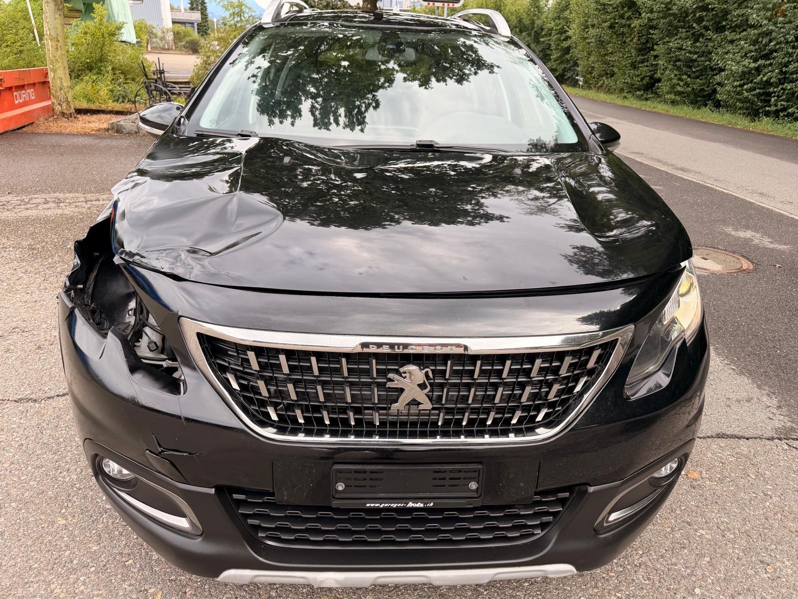 PEUGEOT 2008 1.2 PureTech Active EAT6-image-6