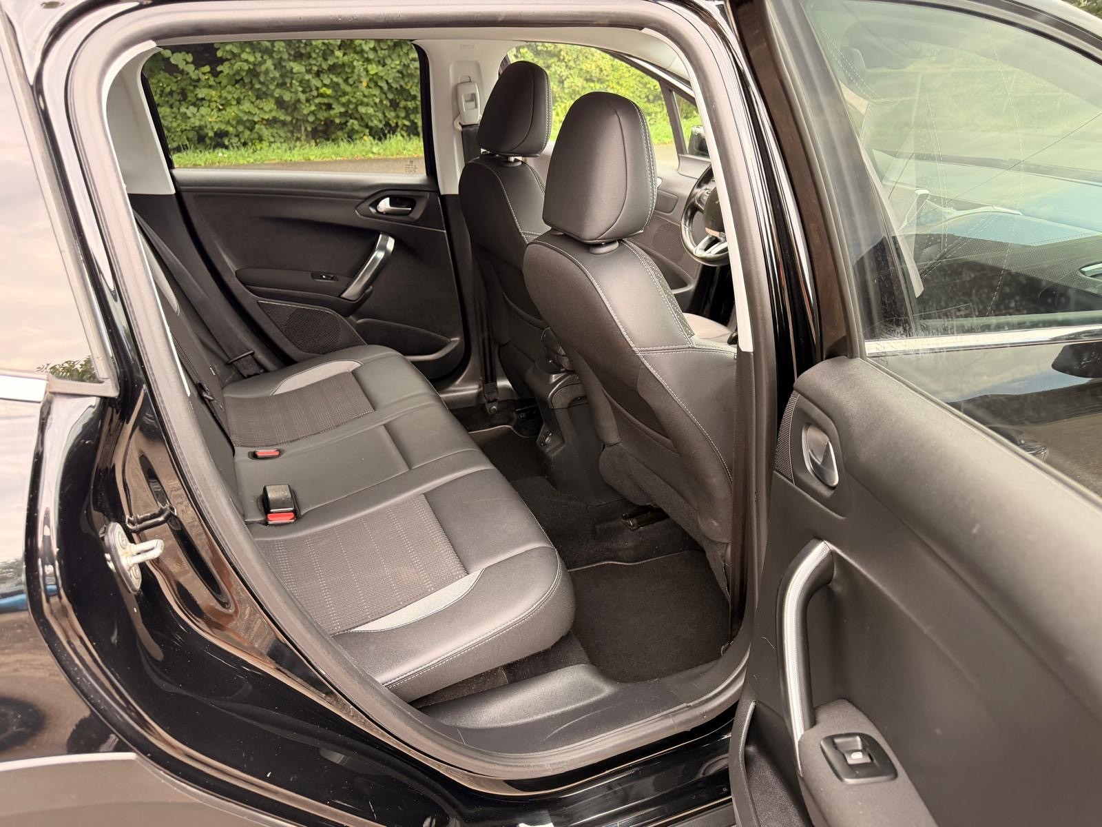 PEUGEOT 2008 1.2 PureTech Active EAT6-image-11