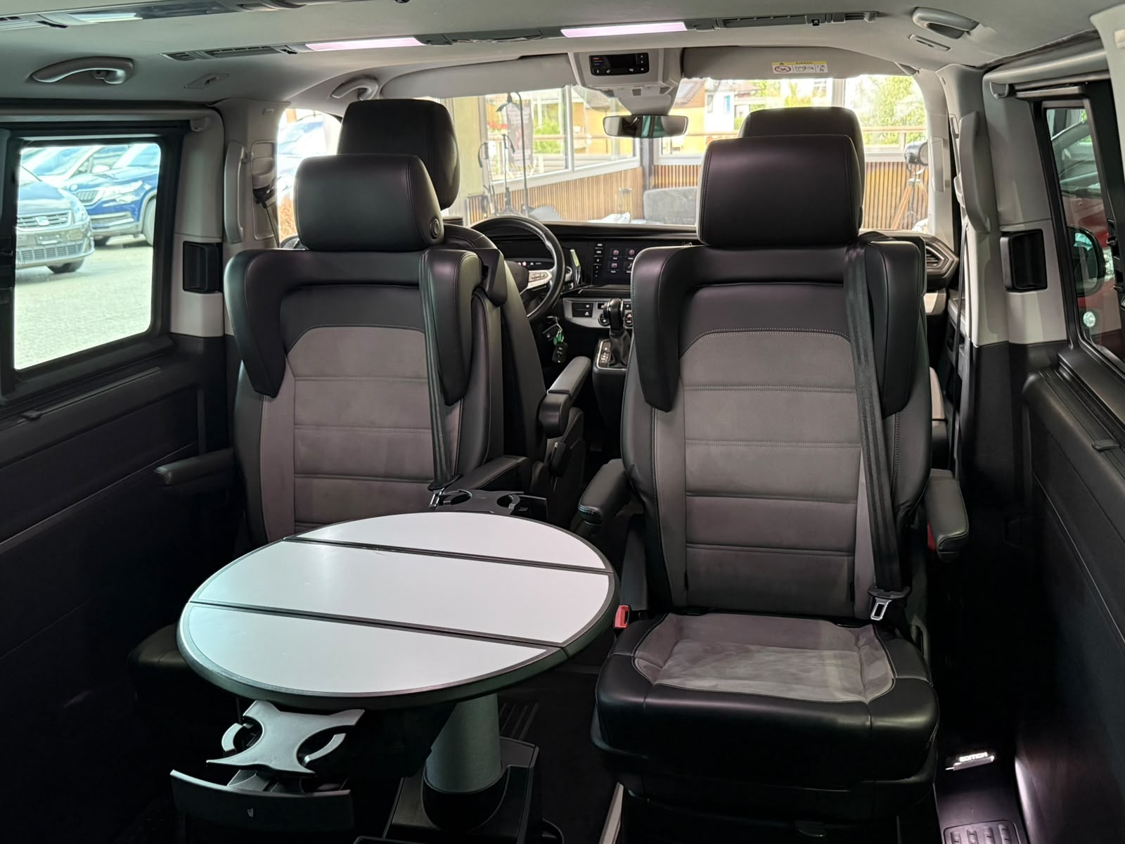 VW T6.1 Multivan 2.0 Bi-TDI Highline Edit. 4Mot. DSG-image-14