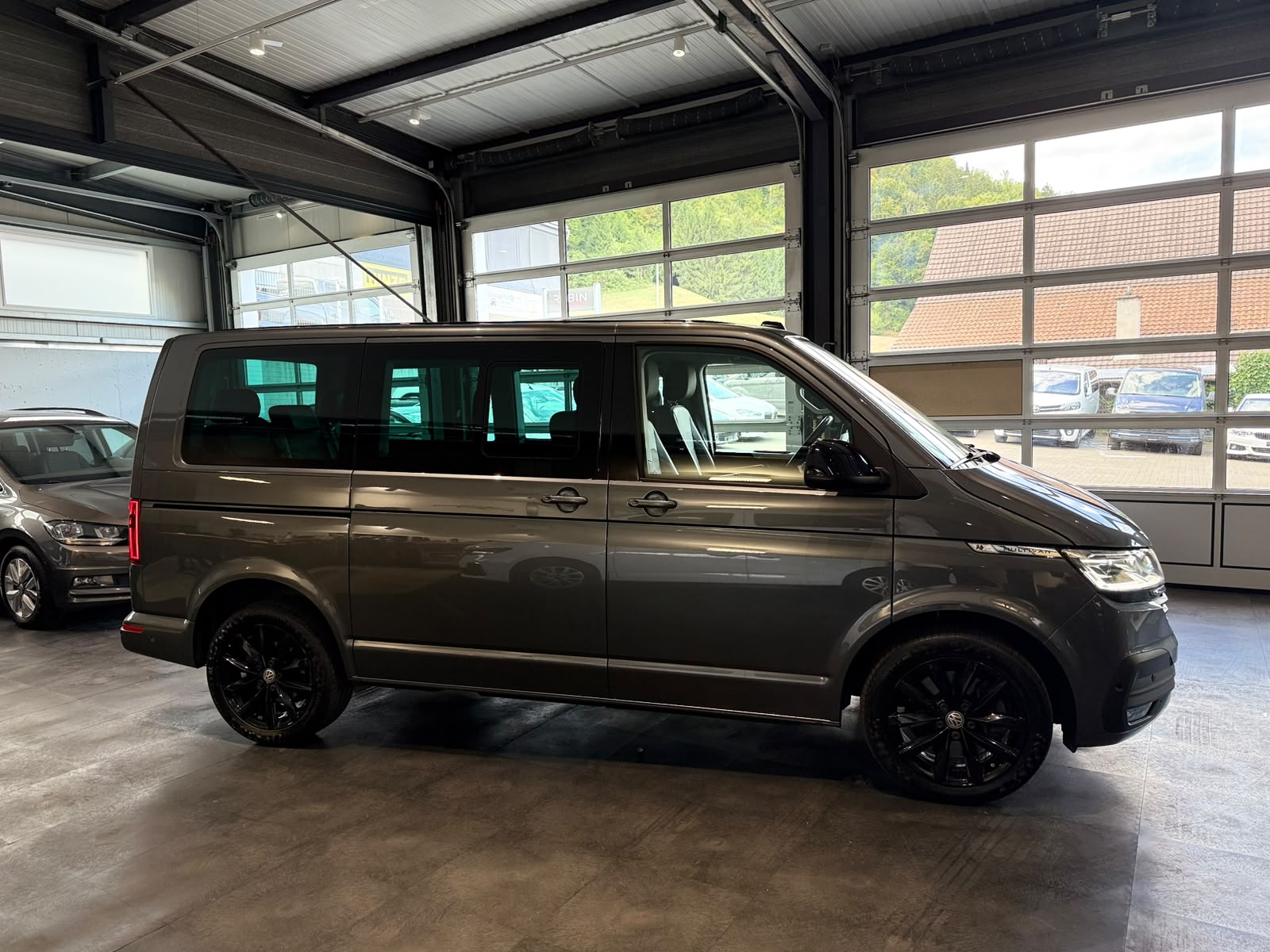VW T6.1 Multivan 2.0 Bi-TDI Highline Edit. 4Mot. DSG-image-7