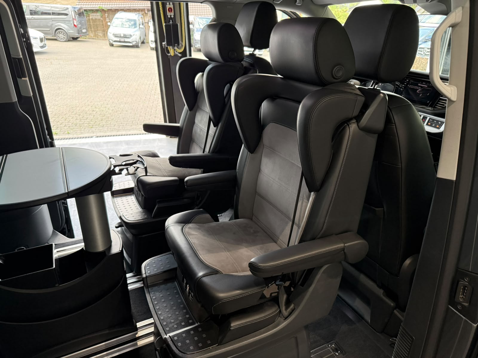 VW T6.1 Multivan 2.0 Bi-TDI Highline Edit. 4Mot. DSG-image-19
