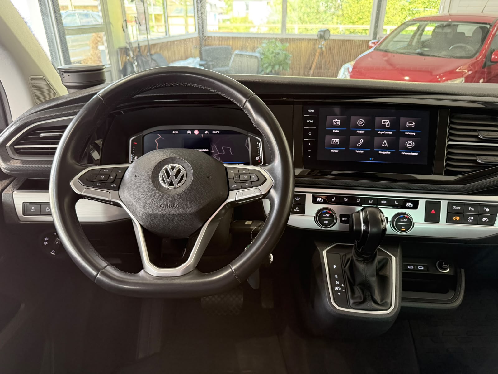 VW T6.1 Multivan 2.0 Bi-TDI Highline Edit. 4Mot. DSG-image-21