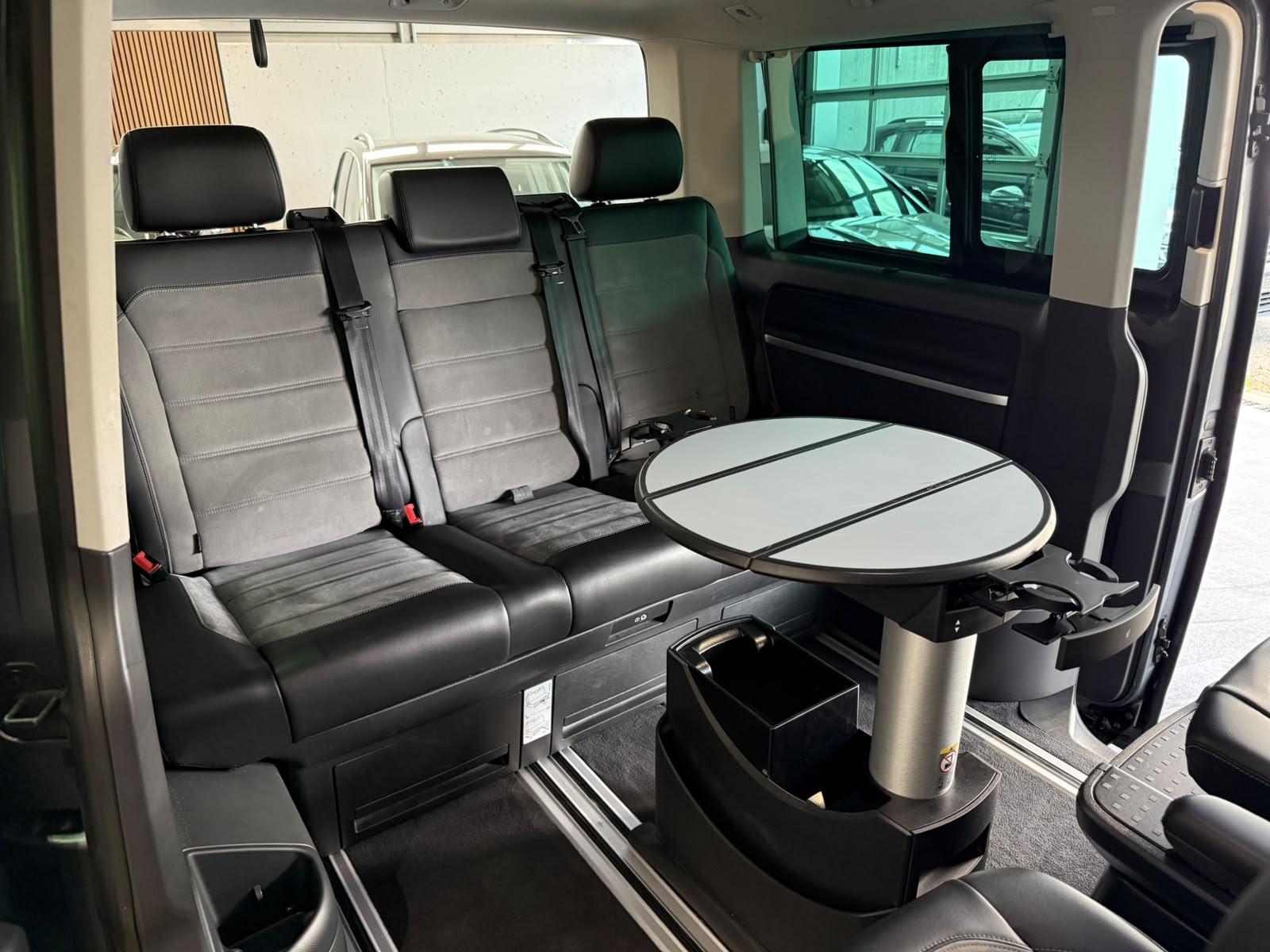 VW T6.1 Multivan 2.0 Bi-TDI Highline Edit. 4Mot. DSG-image-17