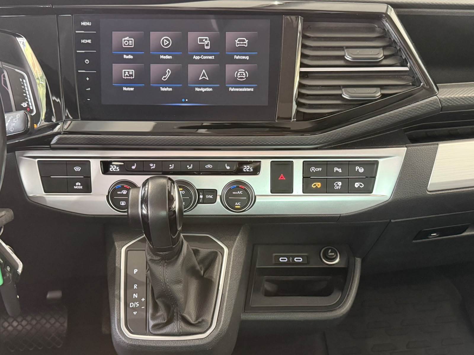 VW T6.1 Multivan 2.0 Bi-TDI Highline Edit. 4Mot. DSG-image-24