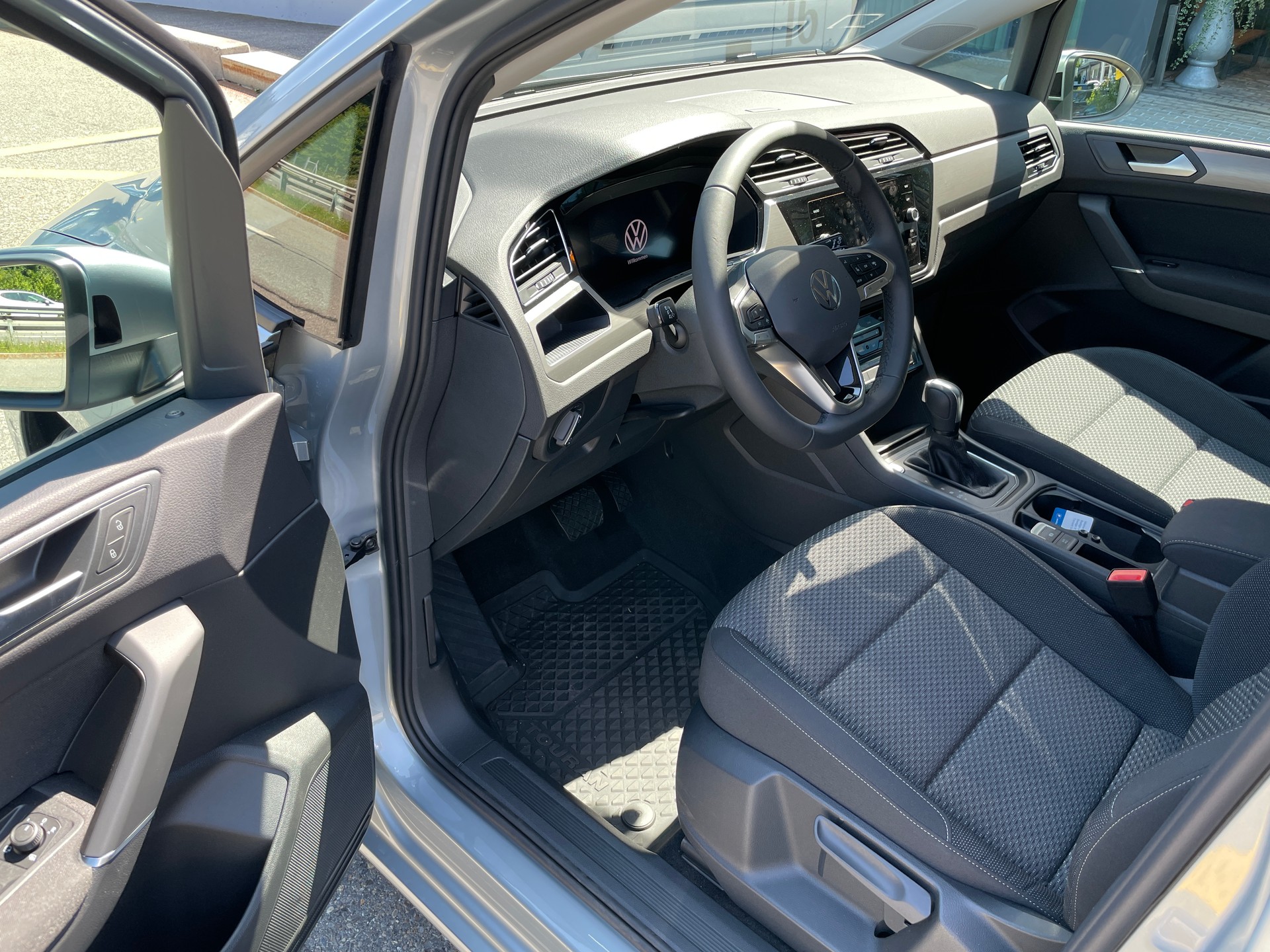 VW Touran 1.5 TSI EVO Comfortline DSG - 7 Sitzer, AHK-image-13