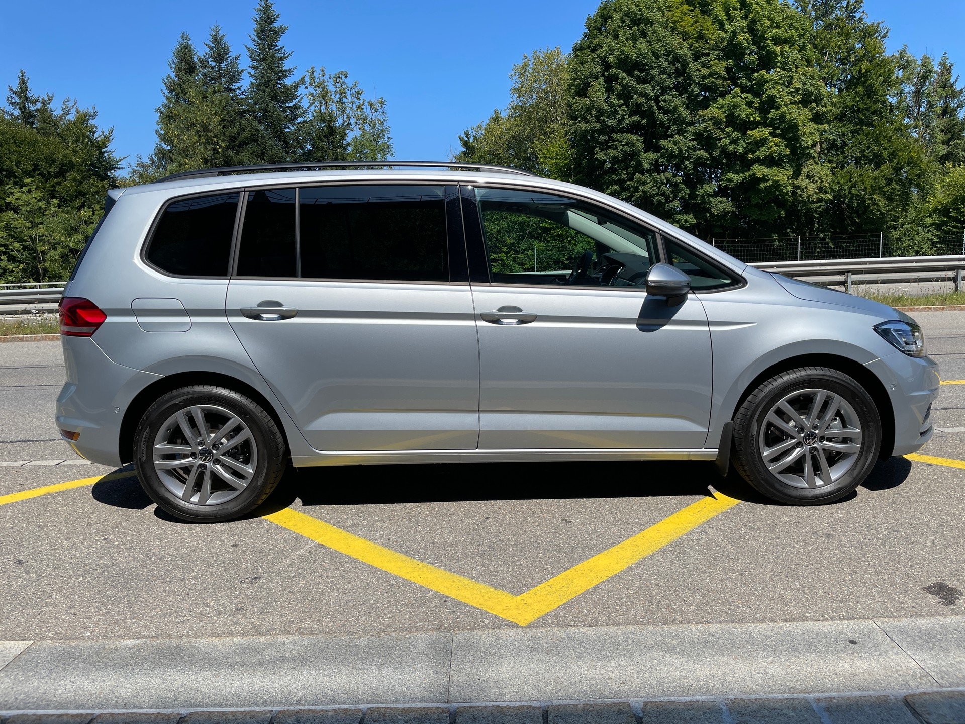 VW Touran 1.5 TSI EVO Comfortline DSG - 7 Sitzer, AHK-showroom-element-3