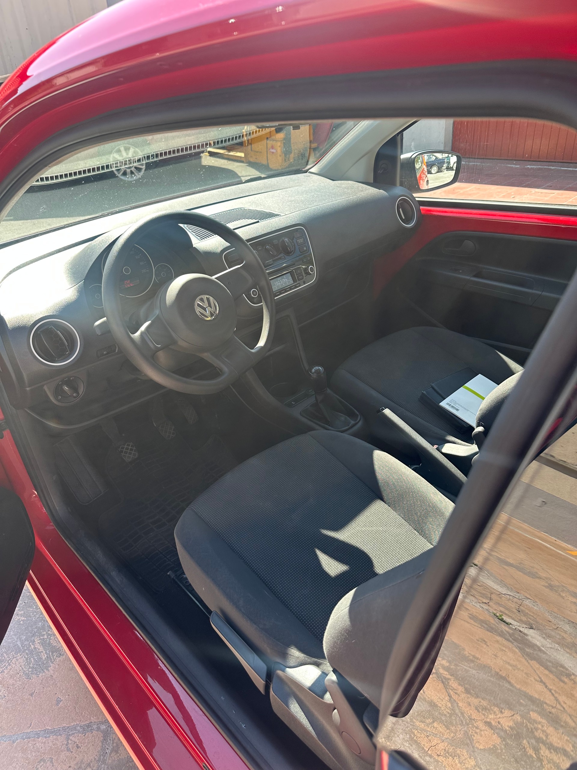 VW Up 1.0 BMT move up-image-7