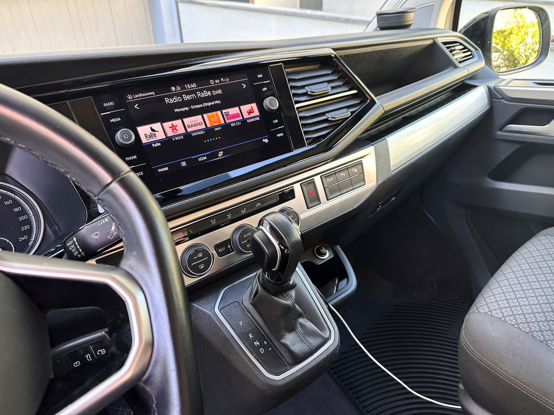 VW T6.1 California Beach Edition Spirit DSG - Miniküche-image-13