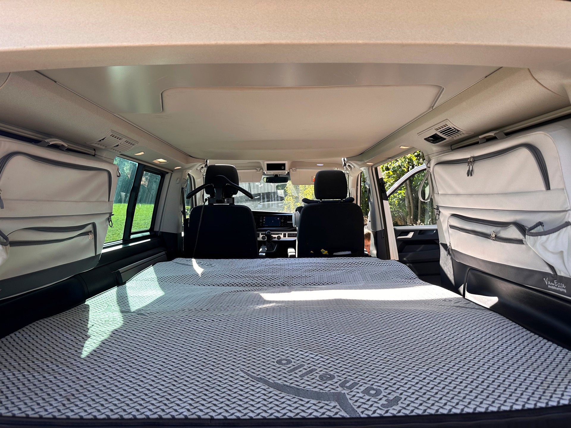 VW T6.1 California Beach Edition Spirit DSG - Miniküche-image-10