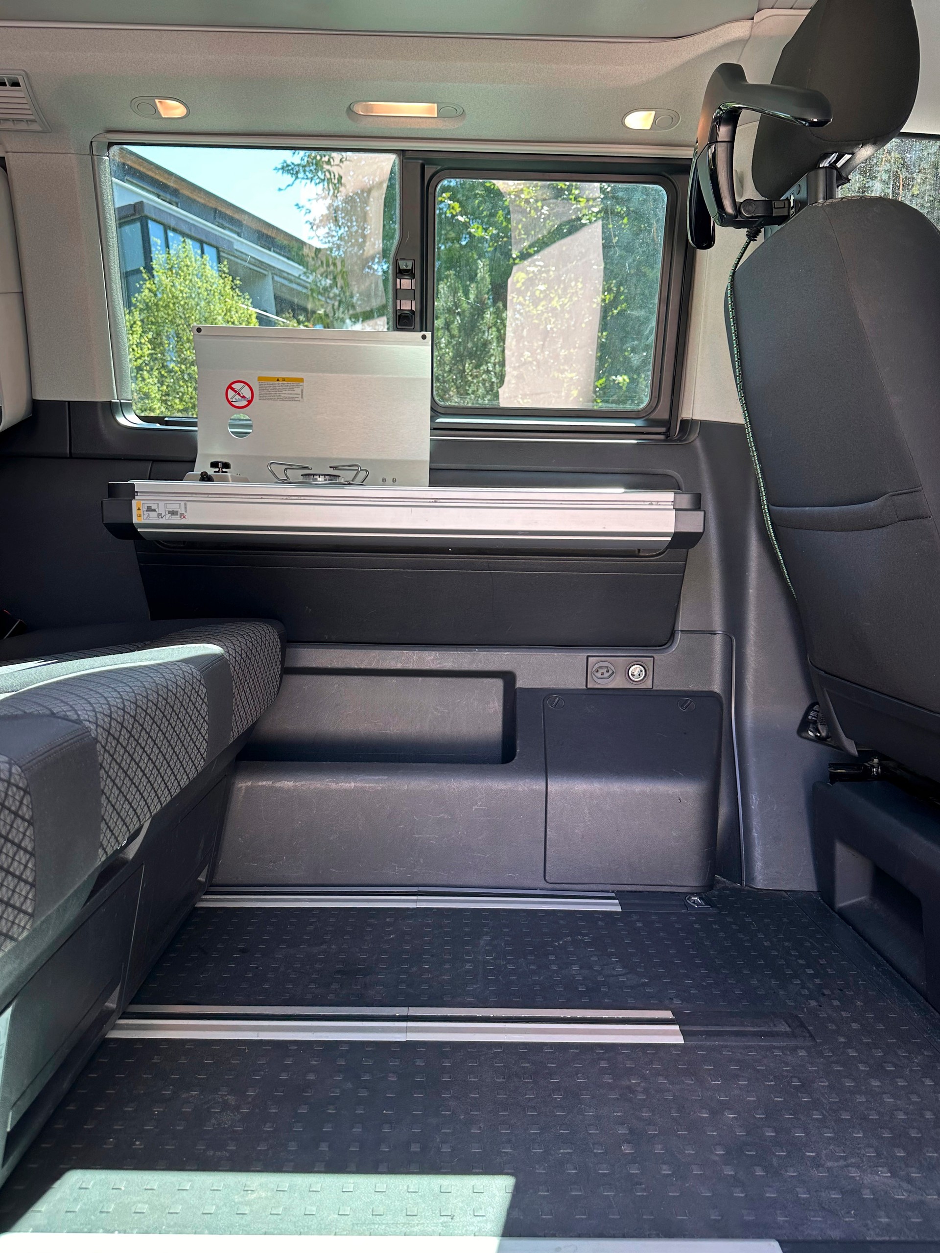VW T6.1 California Beach Edition Spirit DSG - Miniküche-image-8