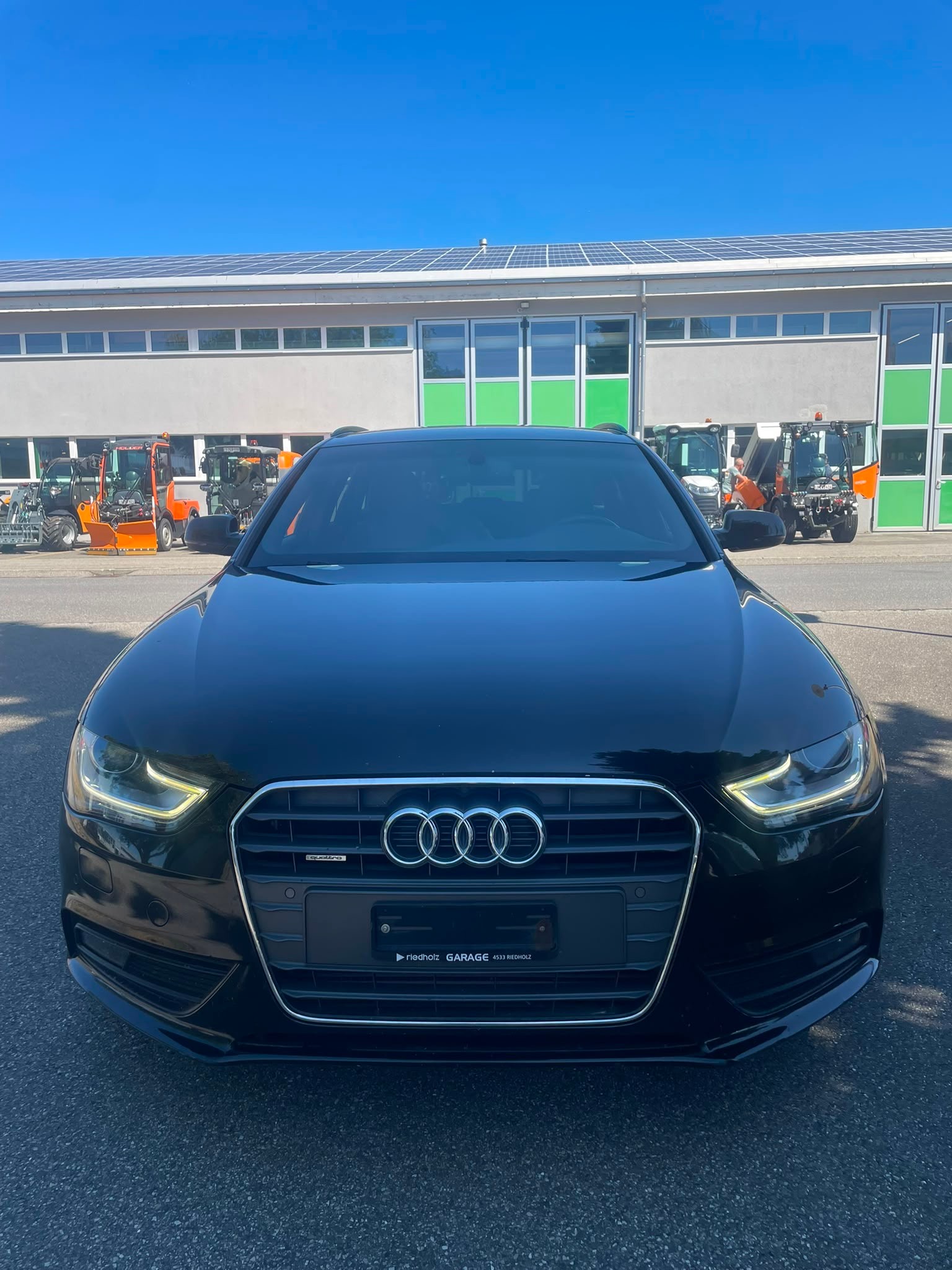 AUDI A4 Avant 1.8 TFSI quattro-image-1