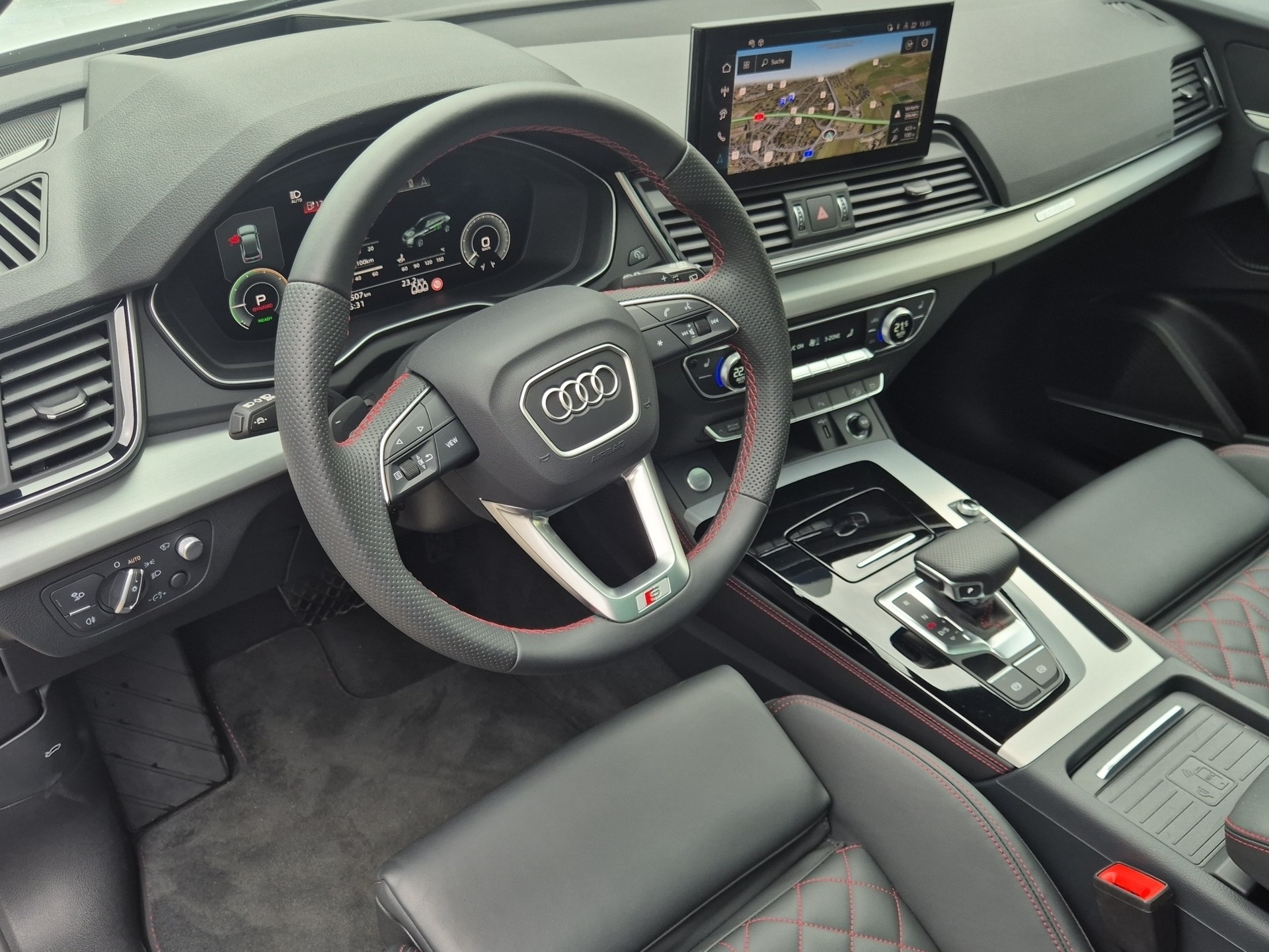 AUDI Q5 55 TFSI e PHEV S line quattro S-tronic-image-10