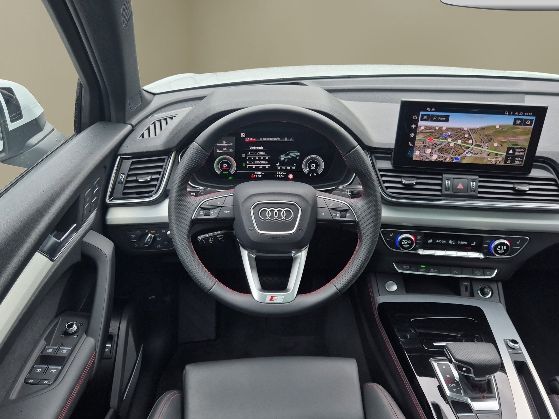 AUDI Q5 55 TFSI e PHEV S line quattro S-tronic-image-11