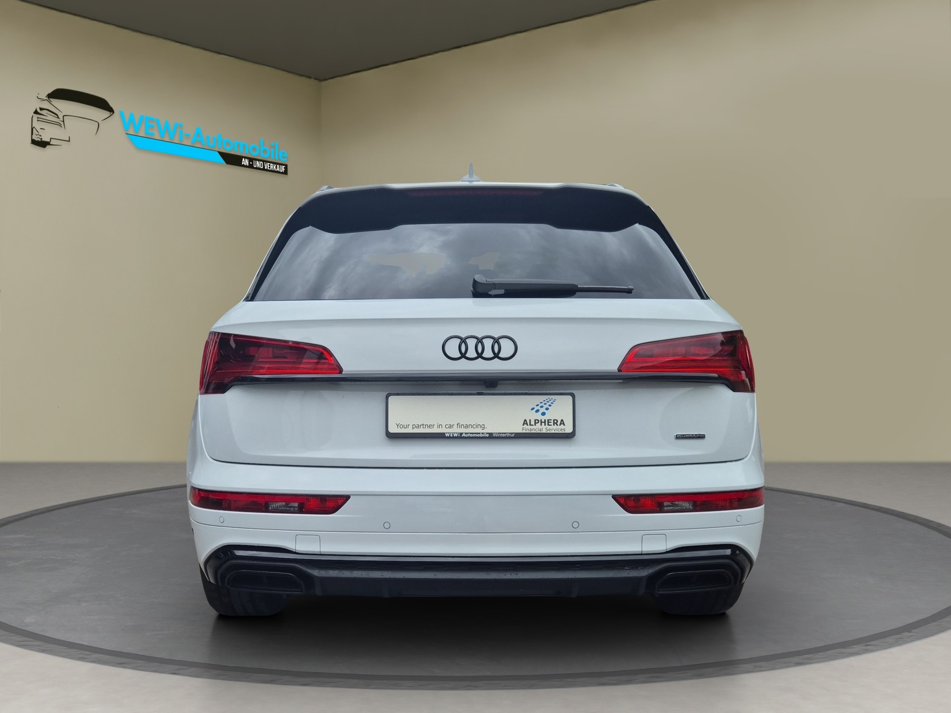 AUDI Q5 55 TFSI e PHEV S line quattro S-tronic-image-3