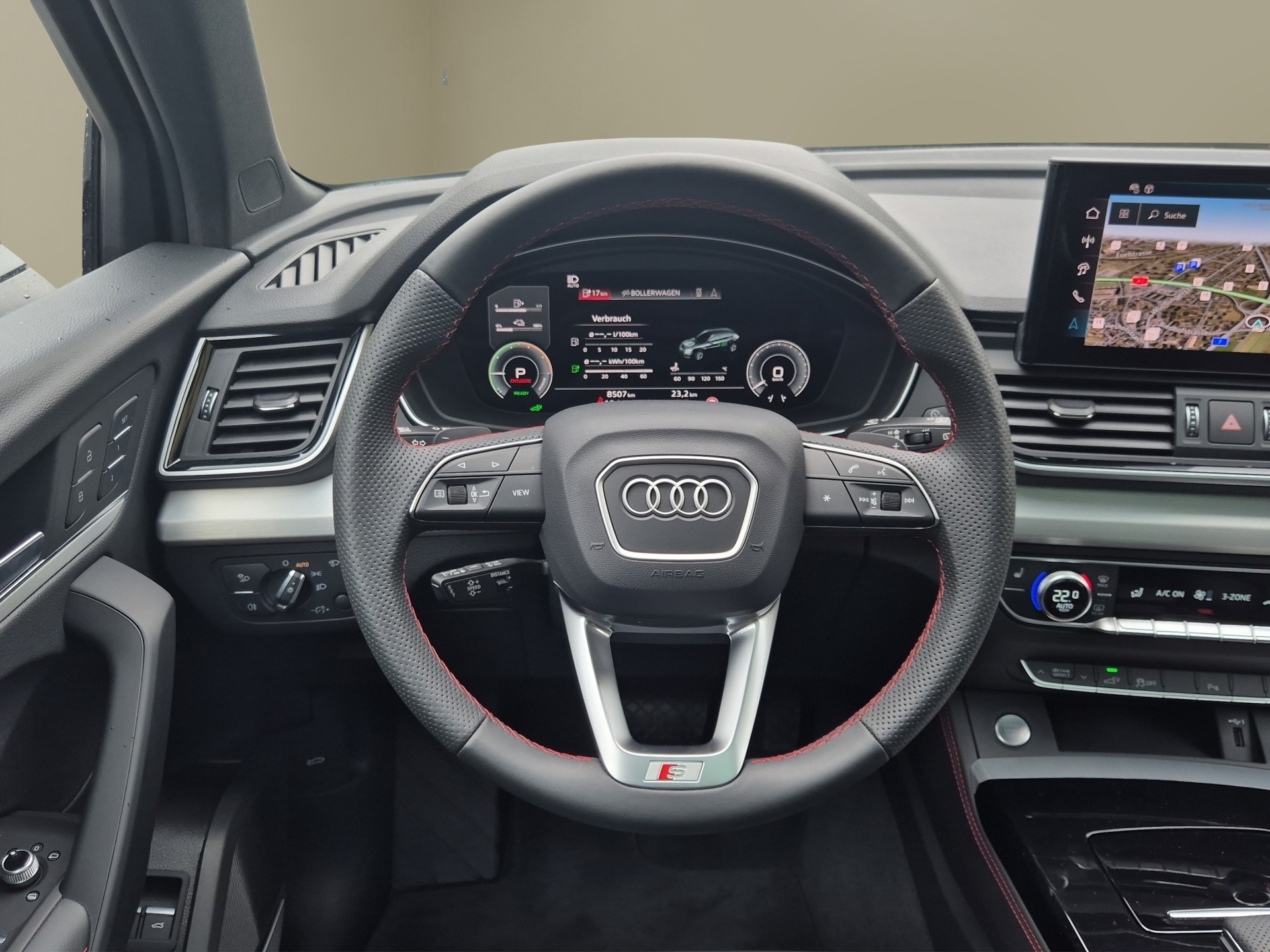 AUDI Q5 55 TFSI e PHEV S line quattro S-tronic-image-12