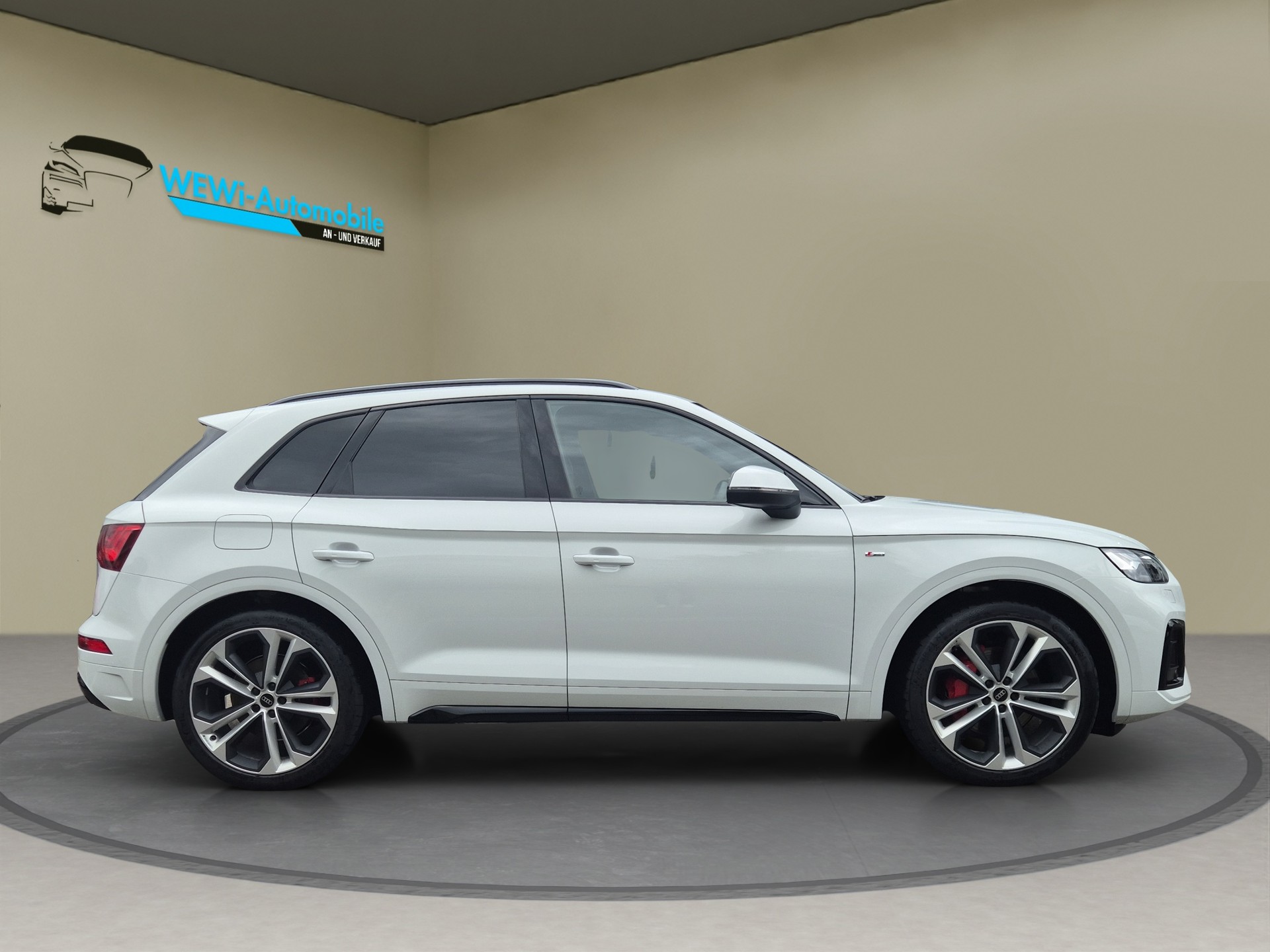 AUDI Q5 55 TFSI e PHEV S line quattro S-tronic-image-5