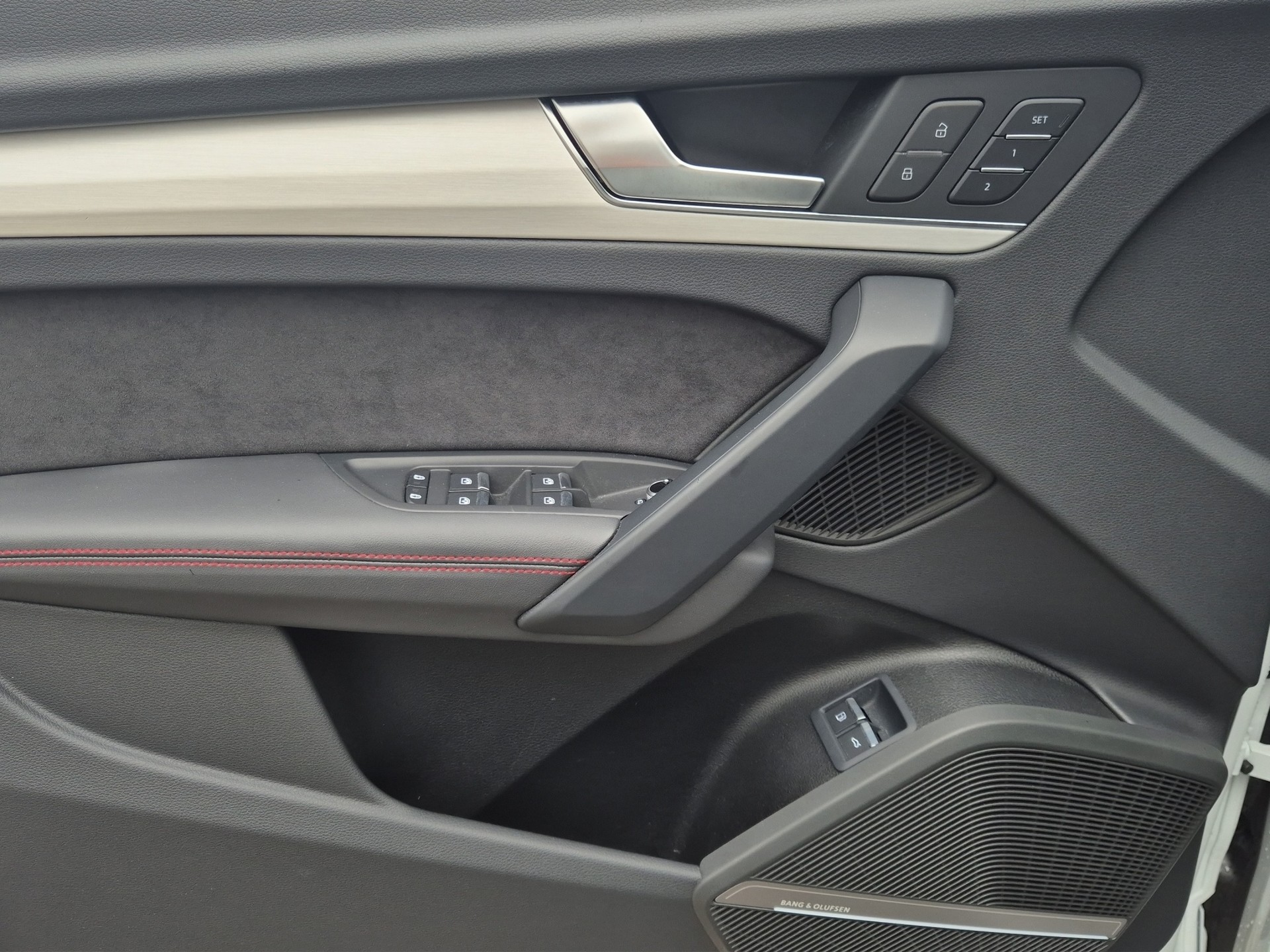 AUDI Q5 55 TFSI e PHEV S line quattro S-tronic-image-13