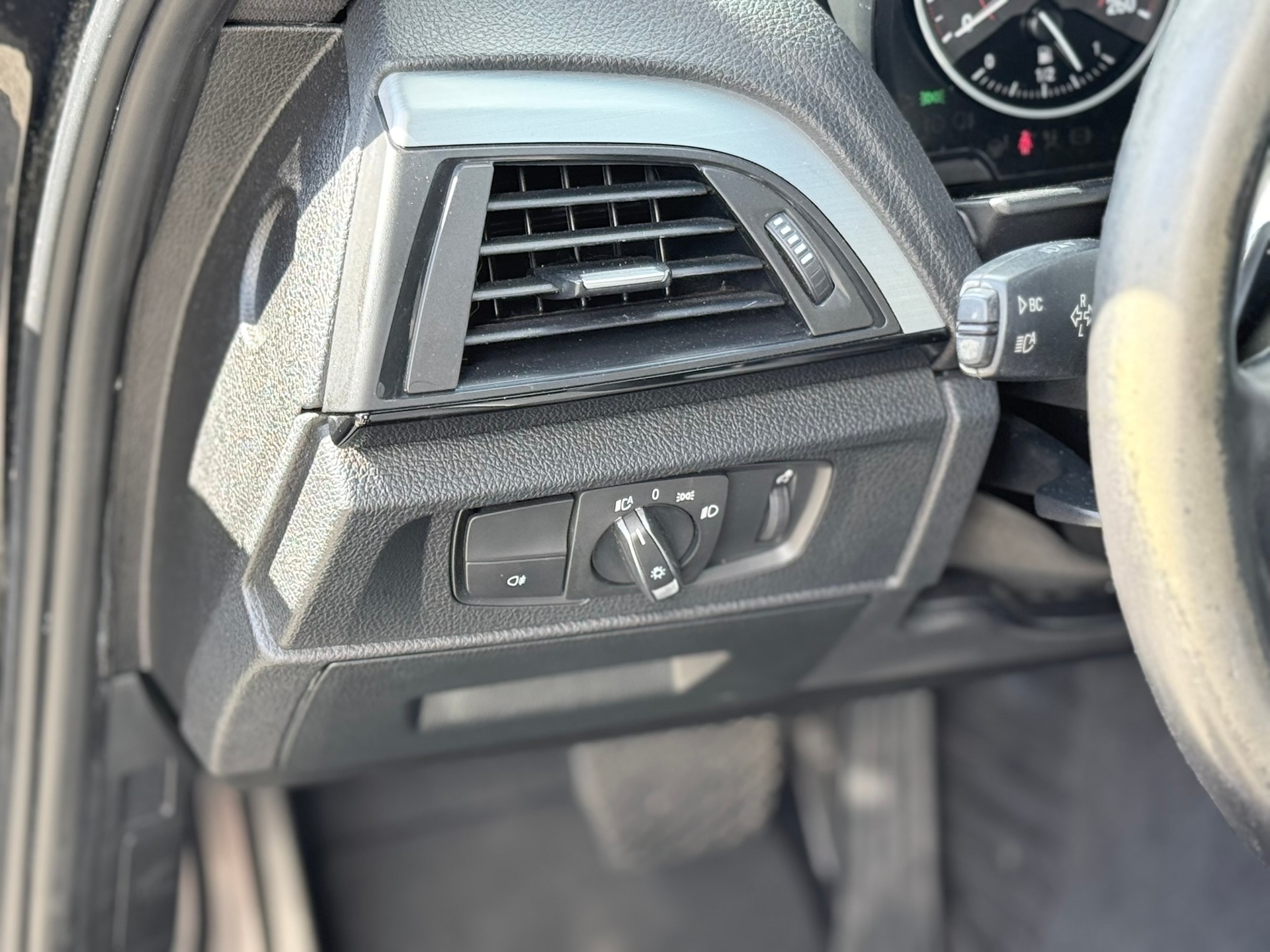 BMW M135i xDrive Steptronic-image-16