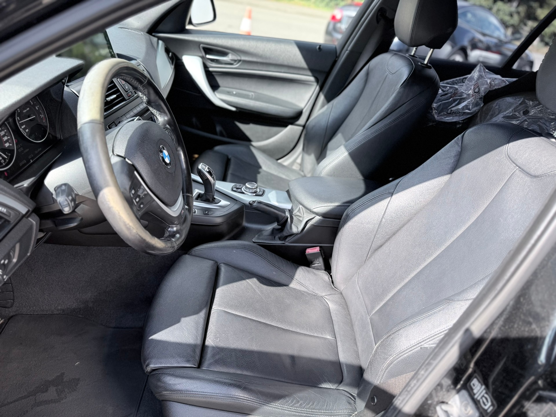 BMW M135i xDrive Steptronic-image-18