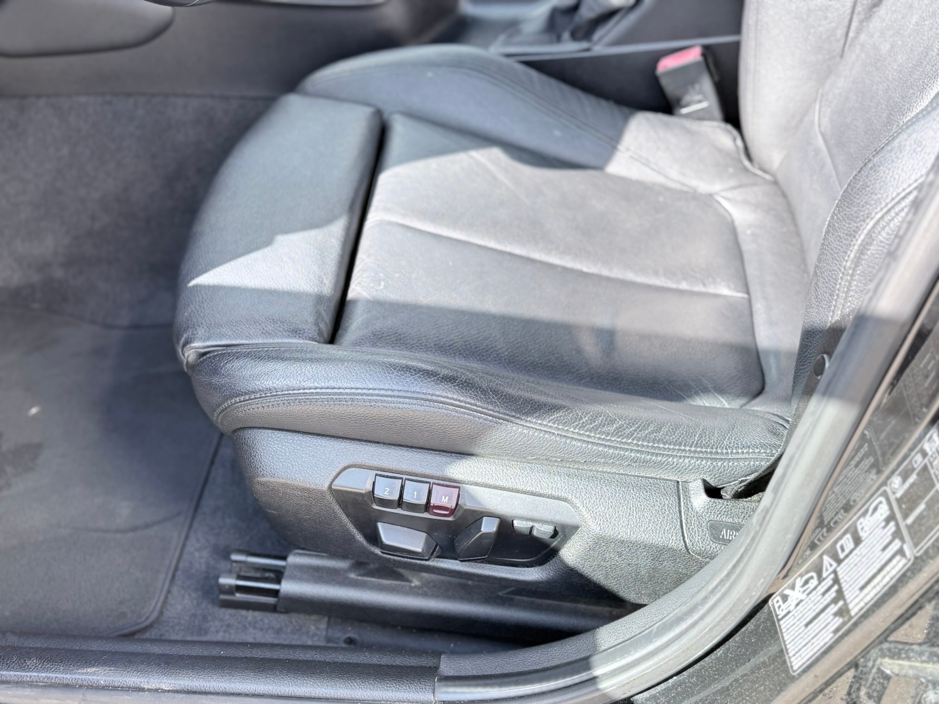 BMW M135i xDrive Steptronic-image-17