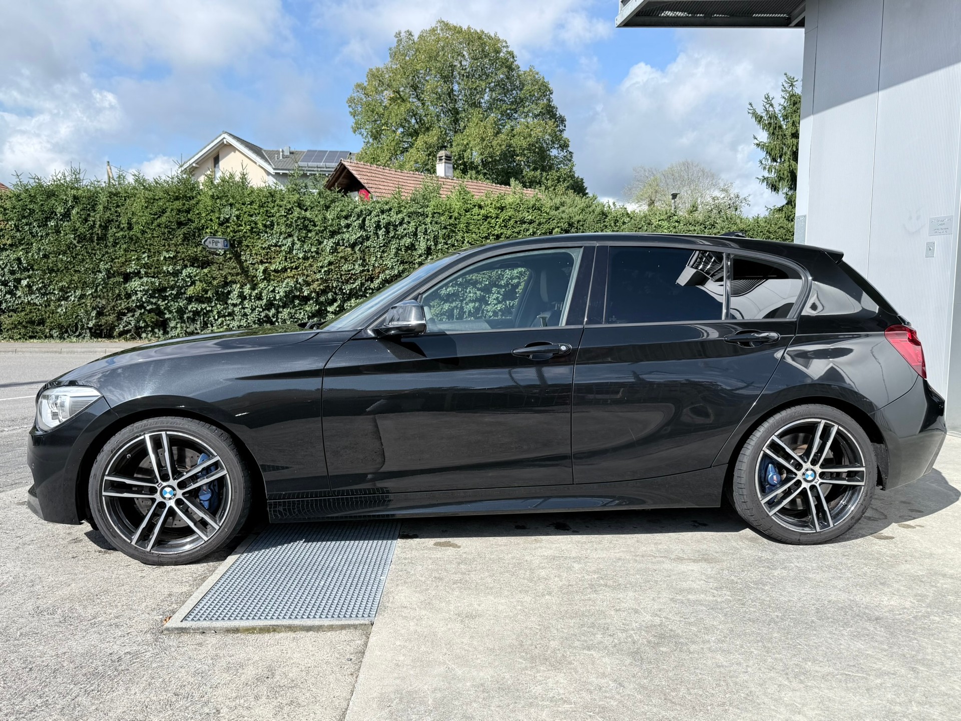 BMW M135i xDrive Steptronic-image-8