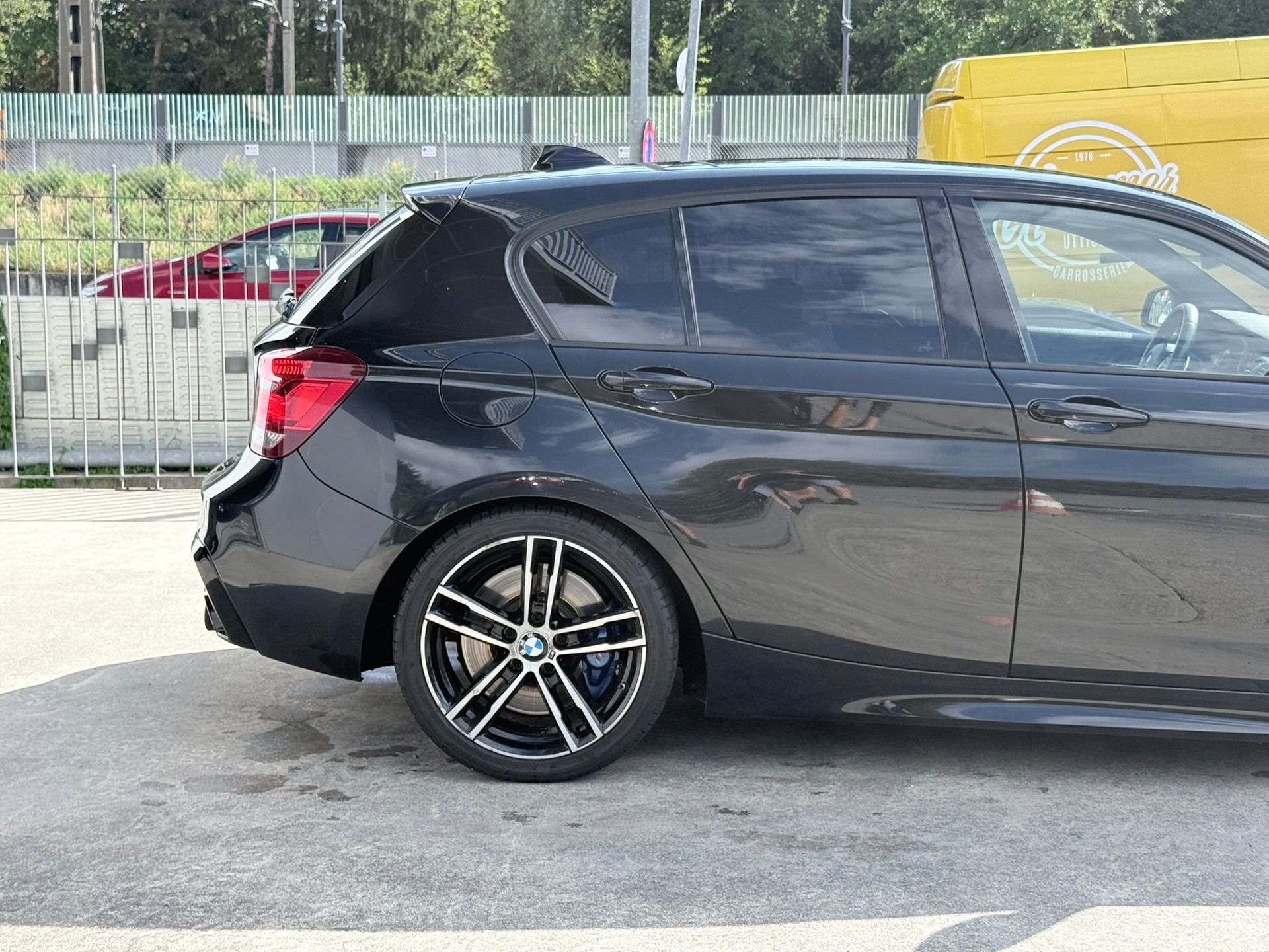 BMW M135i xDrive Steptronic-image-5