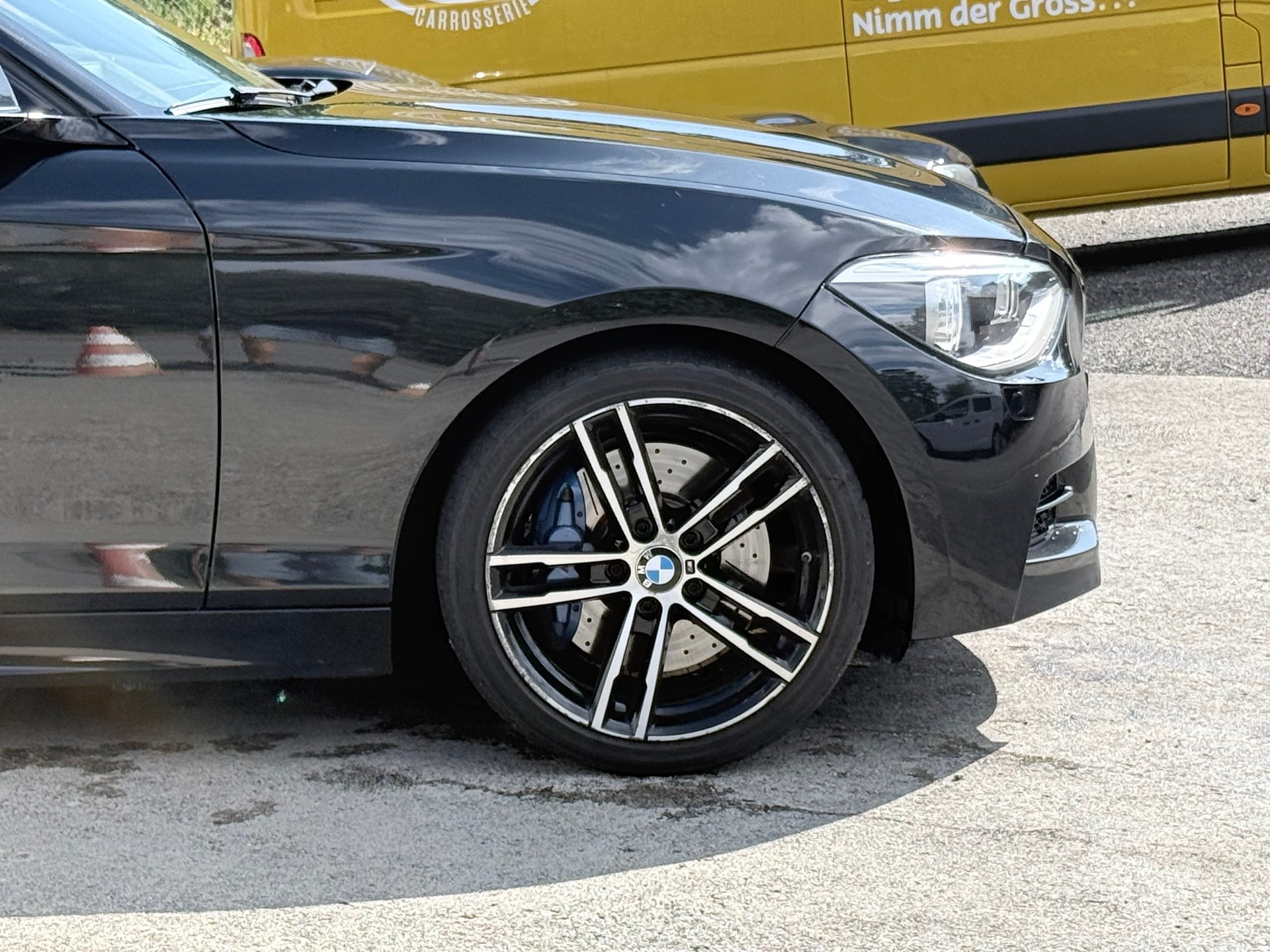 BMW M135i xDrive Steptronic-image-4