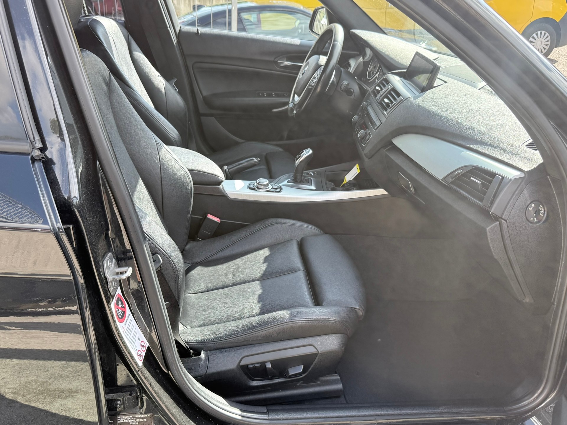 BMW M135i xDrive Steptronic-image-13