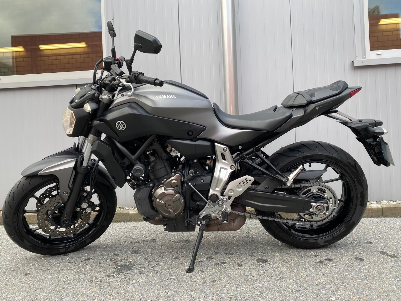 YAMAHA MT-07 -35kW-showroom-element-1