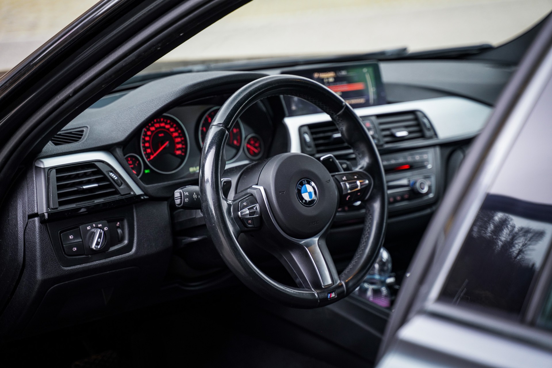 BMW 320d Touring M-Paket Steptronic-image-4