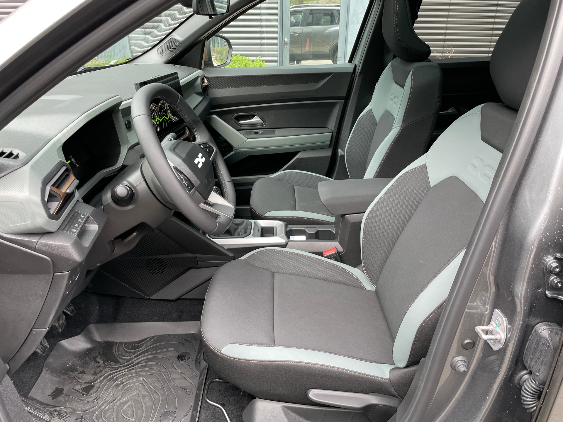 DACIA Bigster TCe 140 48V Extreme-image-13