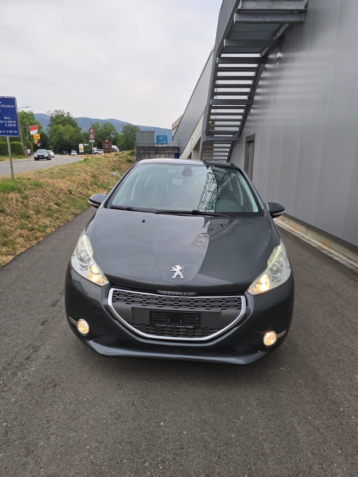 PEUGEOT 208 1.6 VTI Allure-image-0