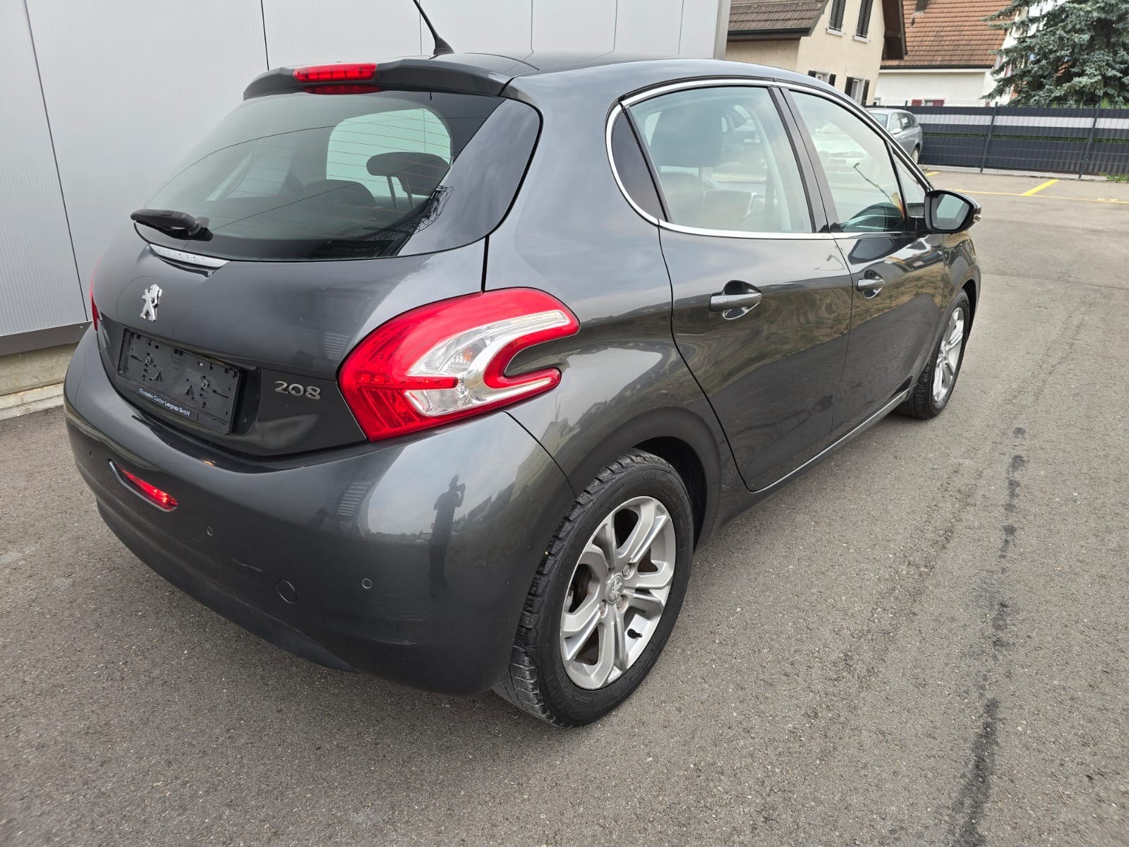 PEUGEOT 208 1.6 VTI Allure-image-4