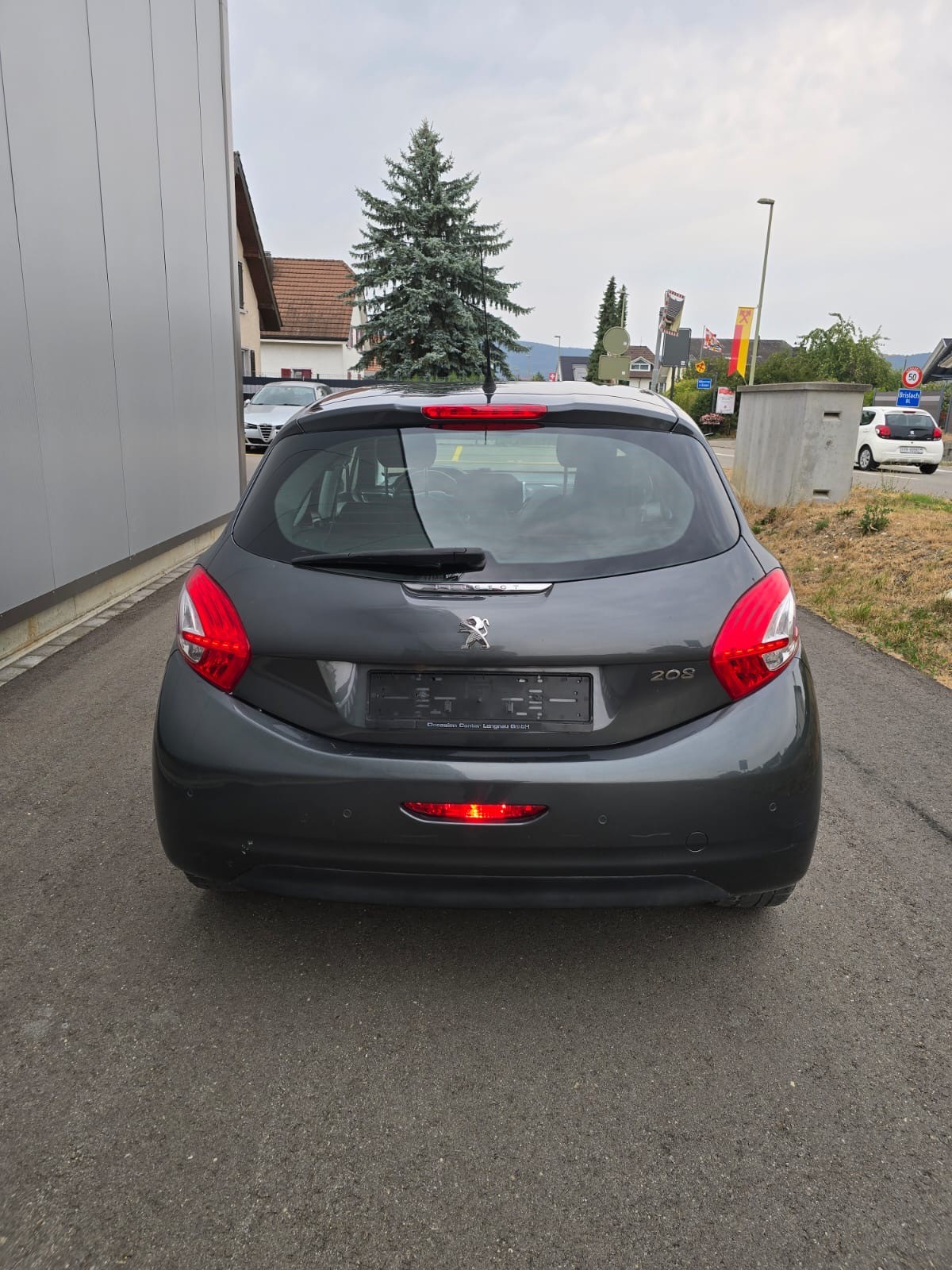 PEUGEOT 208 1.6 VTI Allure-image-6