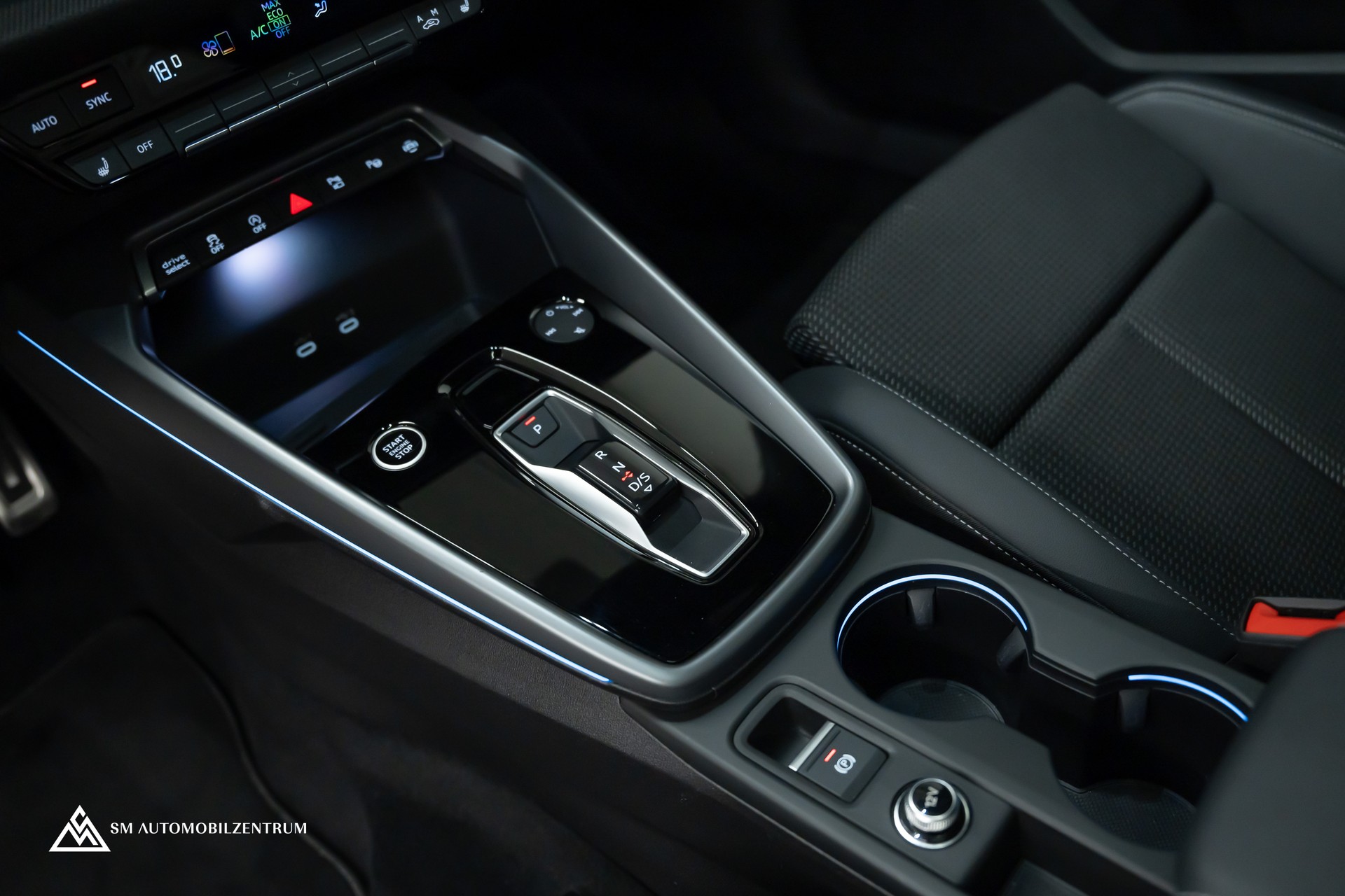 AUDI A3 Sportback 1.5 35 TFSI S Line S-Tronic / Panorama / Head-Up / Sonos / AHK / Memorysitze-image-22