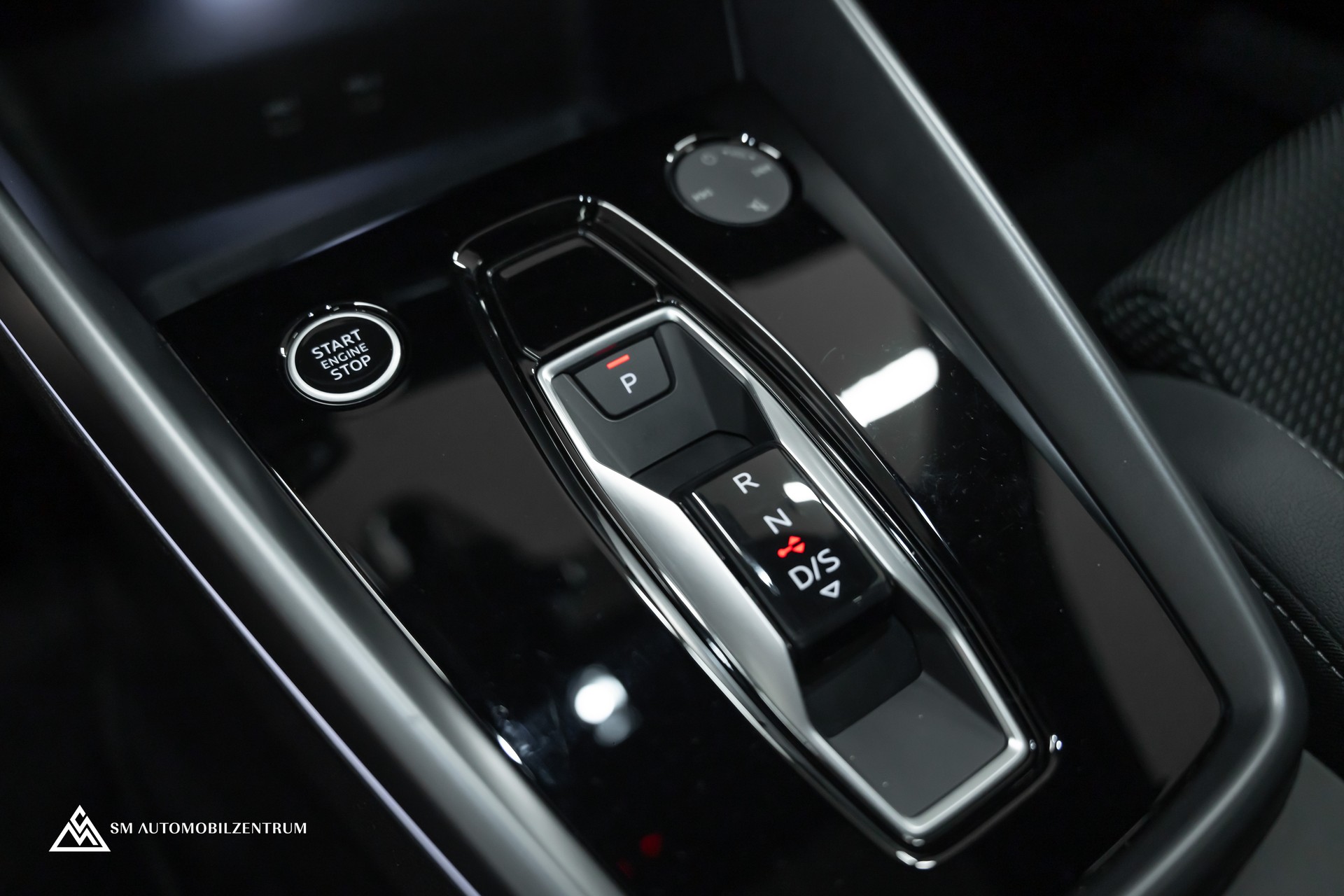 AUDI A3 Sportback 1.5 35 TFSI S Line S-Tronic / Panorama / Head-Up / Sonos / AHK / Memorysitze-image-16