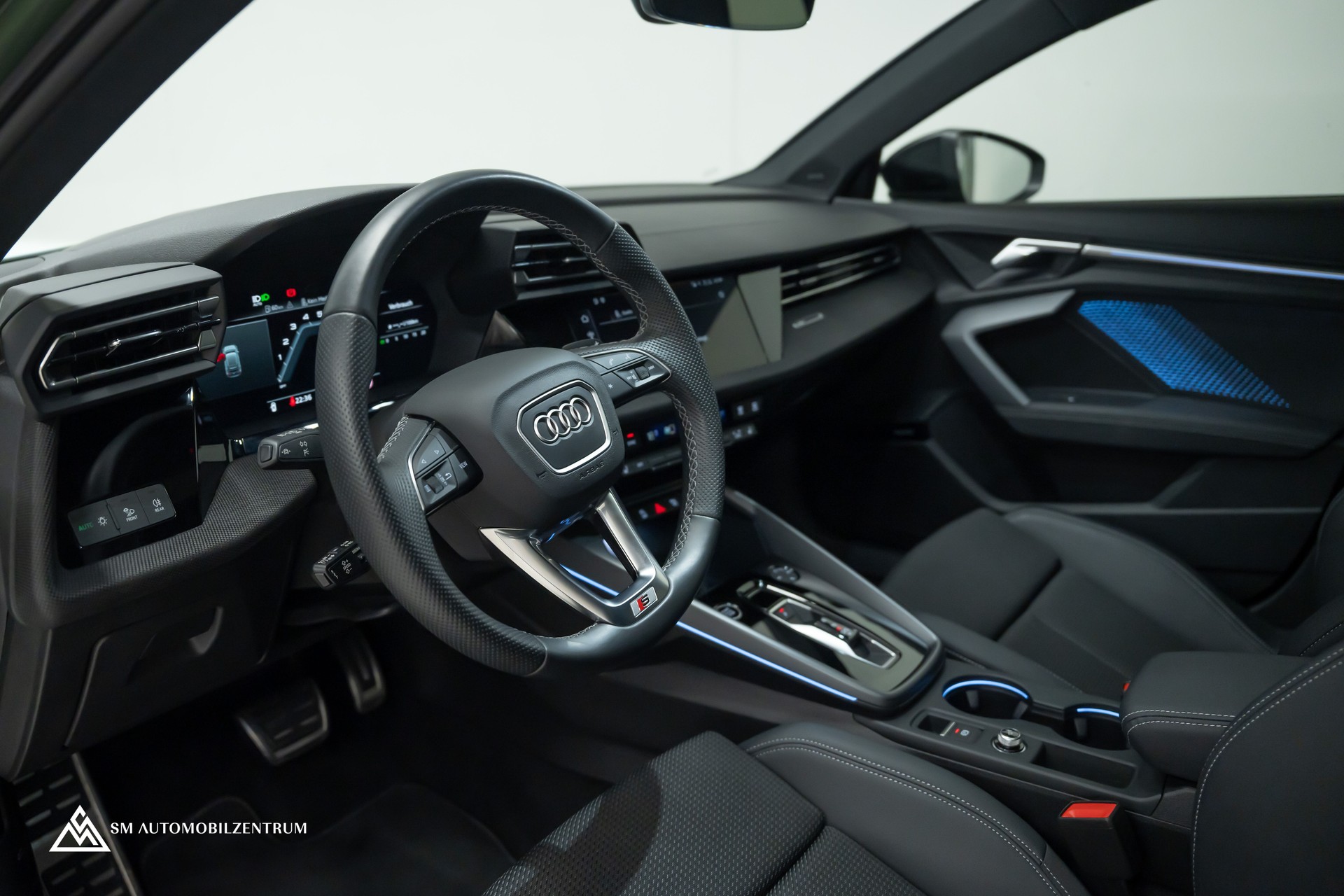 AUDI A3 Sportback 1.5 35 TFSI S Line S-Tronic / Panorama / Head-Up / Sonos / AHK / Memorysitze-image-13