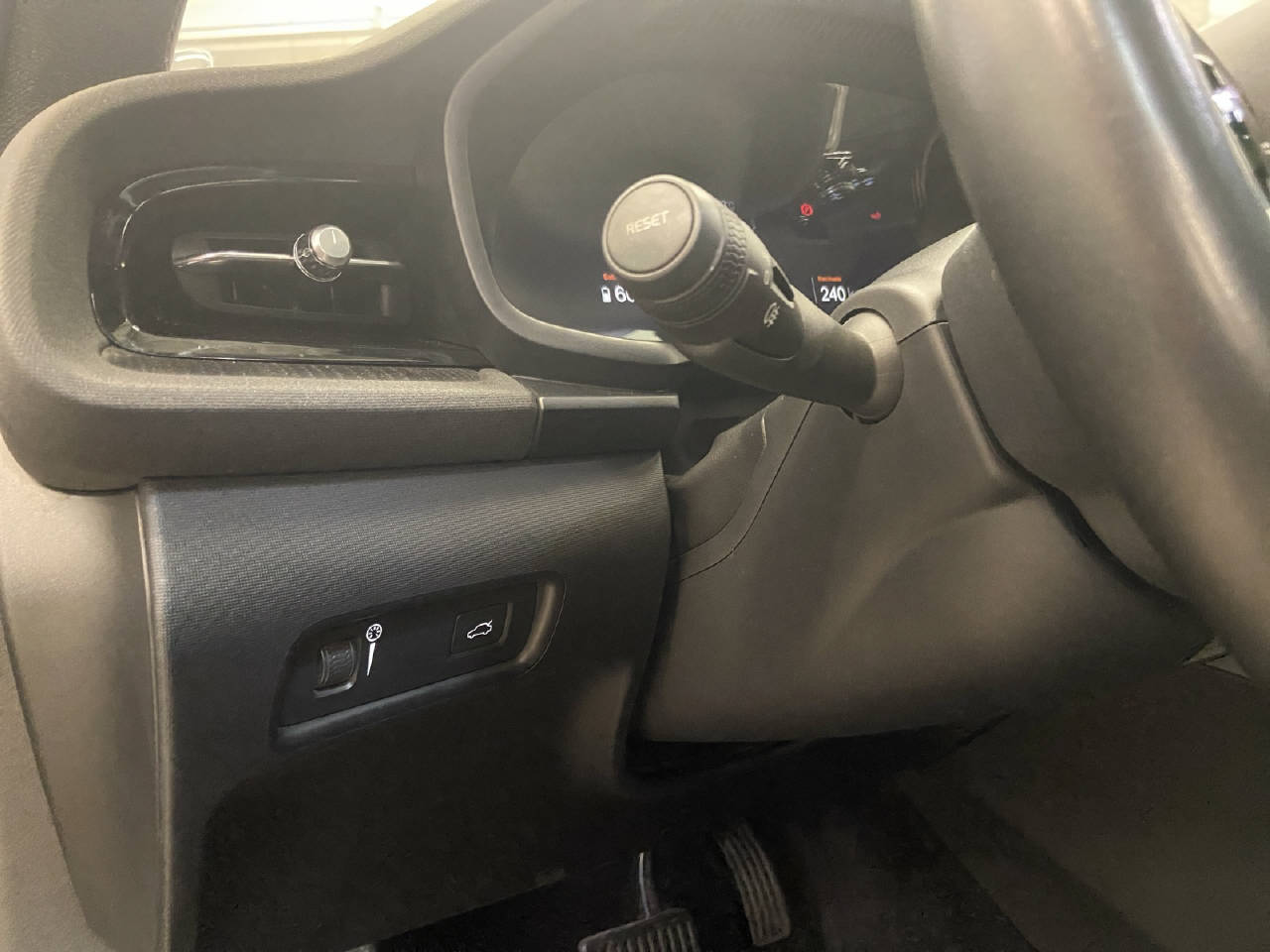 POLESTAR 2 Long Range Single Motor-image-10