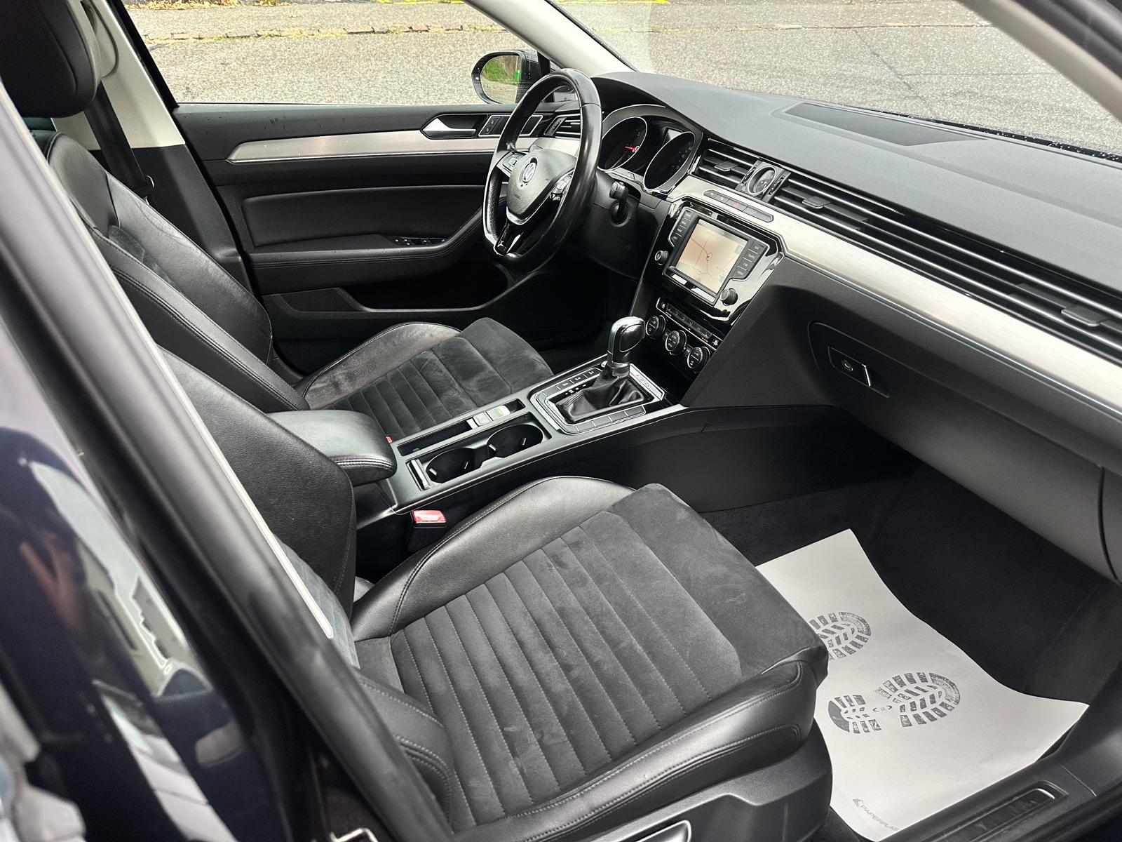 VW Passat Variant 2.0 TDI BMT High. DSG 4Motion-image-9
