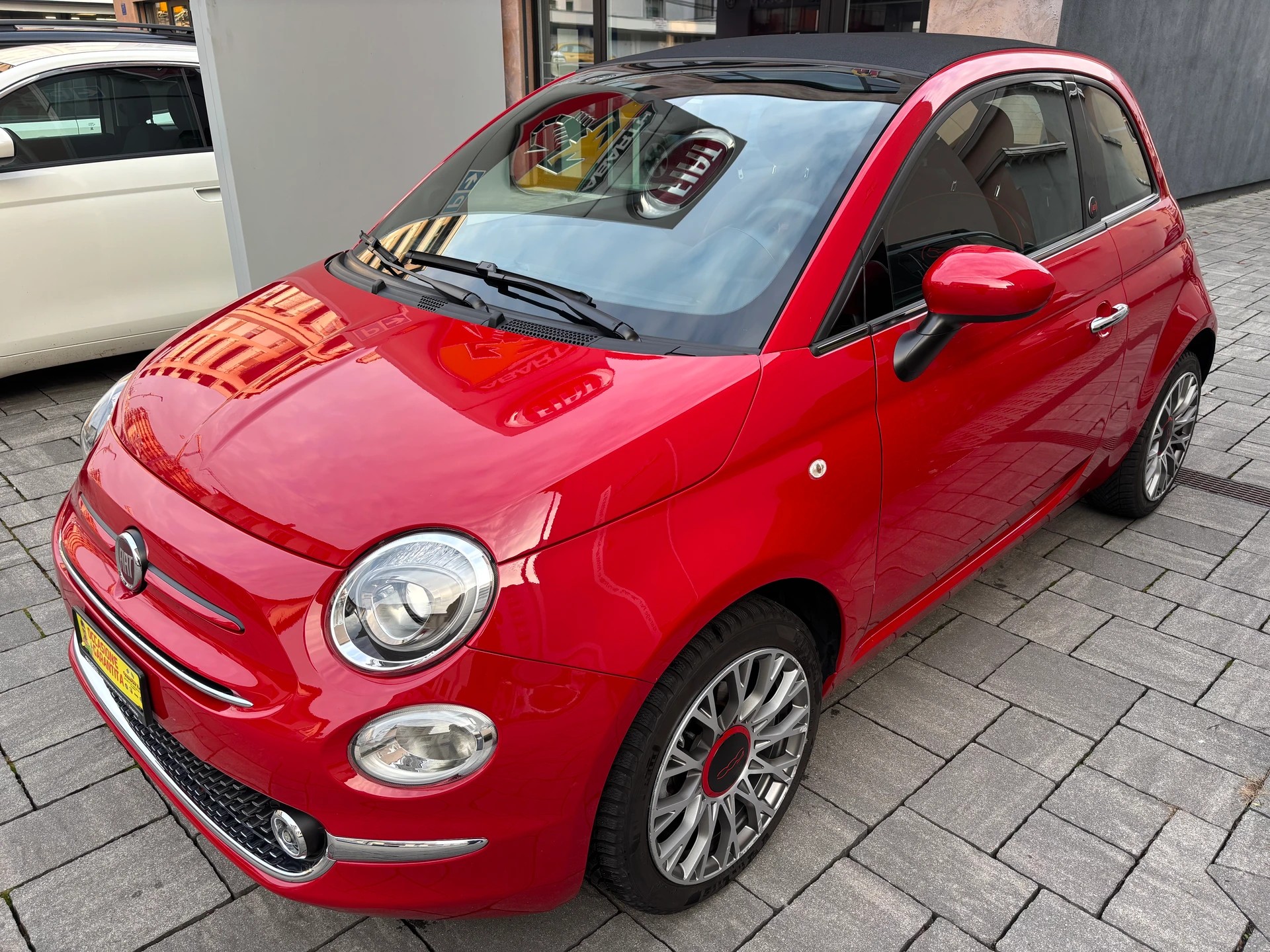 FIAT 500C 1.0 N3 MildHybrid Red