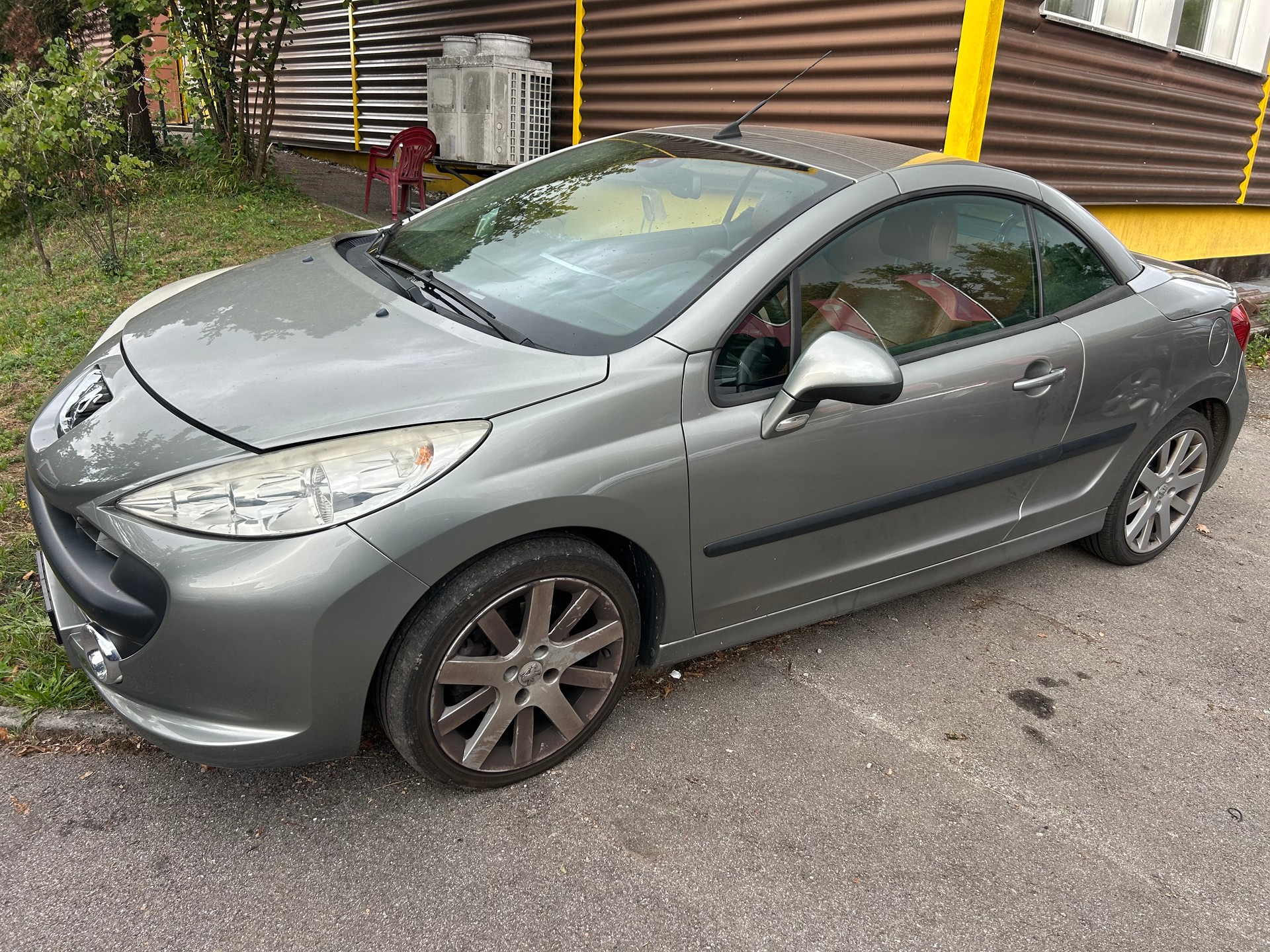 PEUGEOT 207 CC 1.6 16V Turbo Sport-image-2